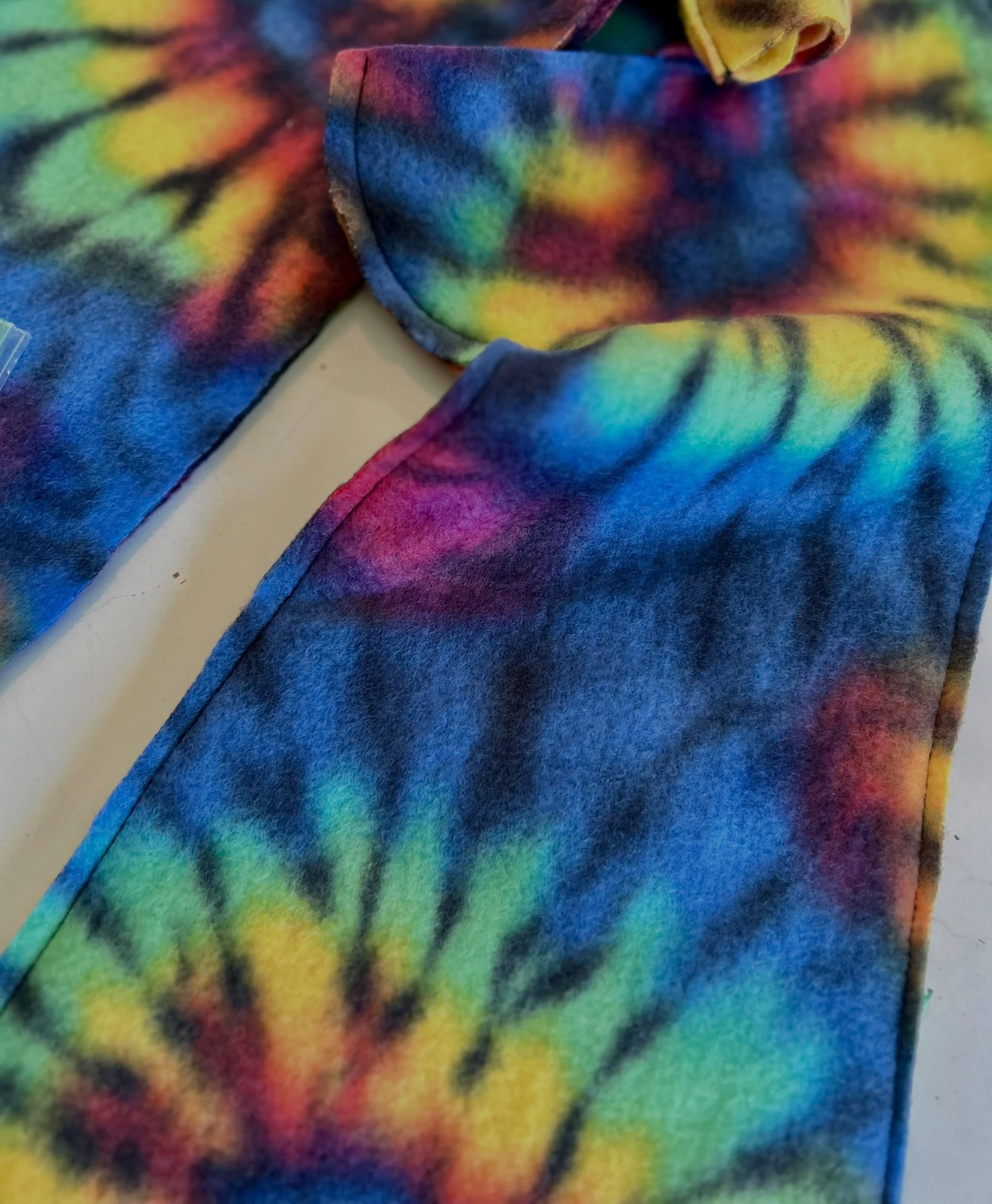We love getting to use fun, colorful fabrics when building puppets! 🎨🧵

What&rsquo;s something fun you&rsquo;ve built or created recently? Let us know in the comments! 👇

Have a fantastic weekend! 😁

#OneWay2 #puppet #puppetbuilding #fabric #tied