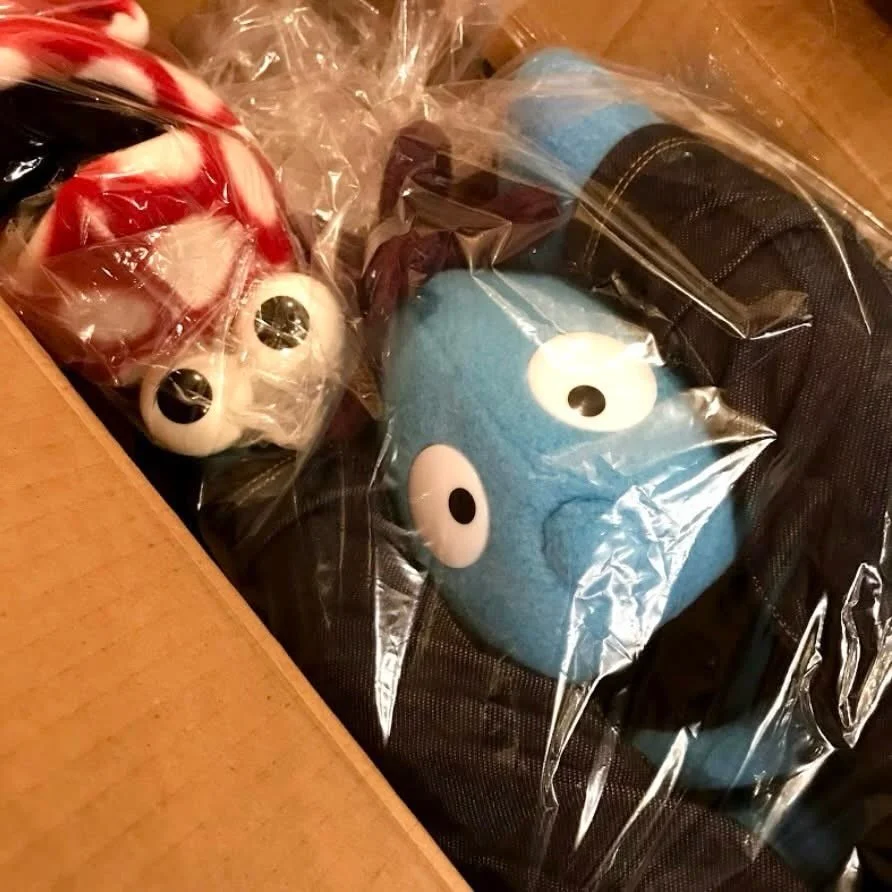 📦 Orders are going out today! 

The puppets have been bagged, secured, and are officially plotting their grand escape to their new homes! 🏠😂

#OneWay2 #puppet #puppets #puppetry #shipping