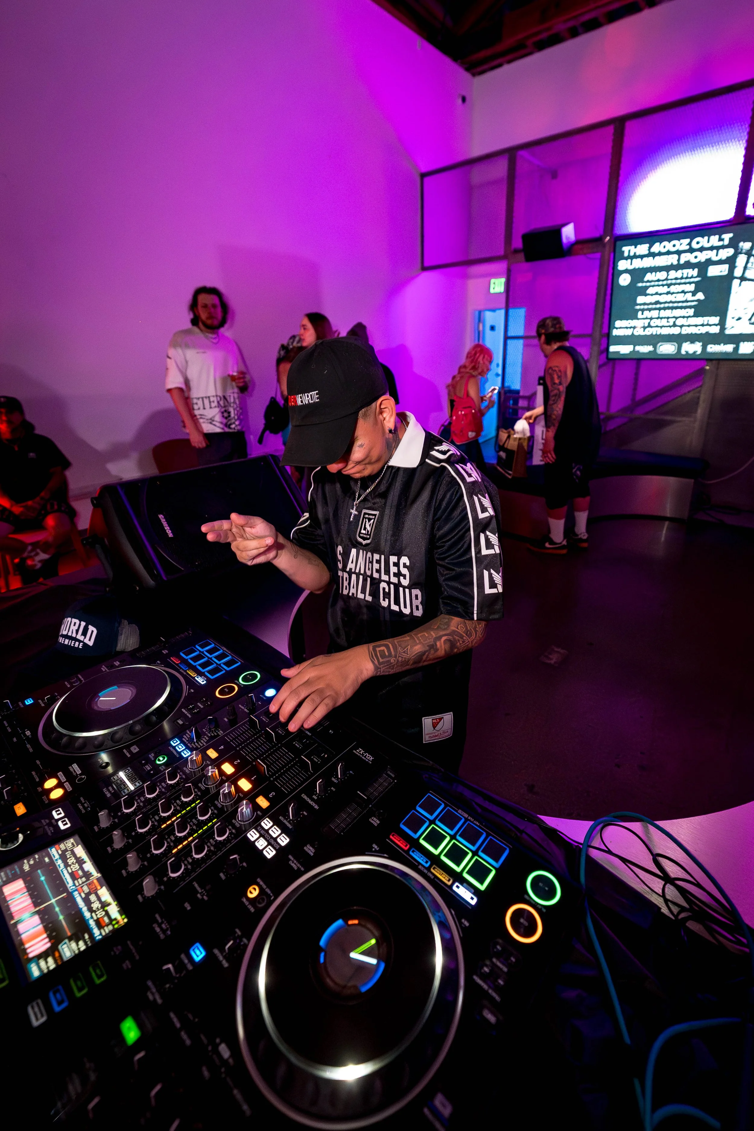 40 oz Cult Pop Up-40.JPG