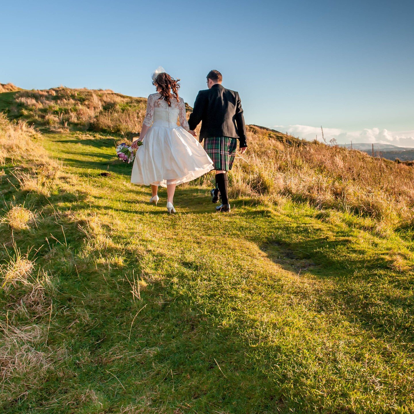 Love using amazing locations for the bride and groom portraits, pictured here we are using Arthur's Seat in Edinburgh #weddingphotography #edinburgh #arthursseat #brideandgroomphotos #weddingplanning
