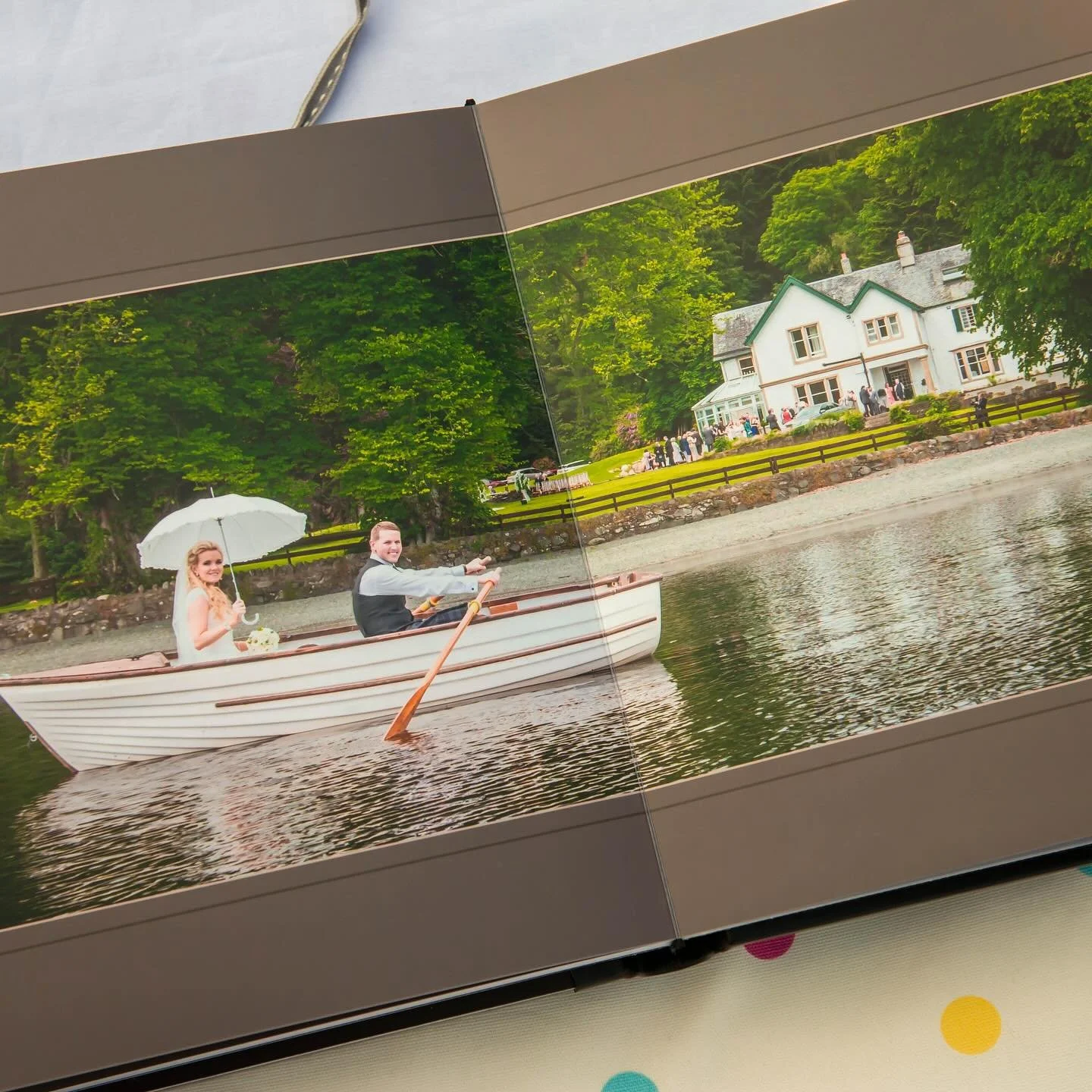 Your wedding or family photographs deserve to be more than just files on a screen. With framed pictures and a beautifully crafted album, you can relive those amazing moments every day&mdash;displayed in your home or treasured for years to come.
&nbsp
