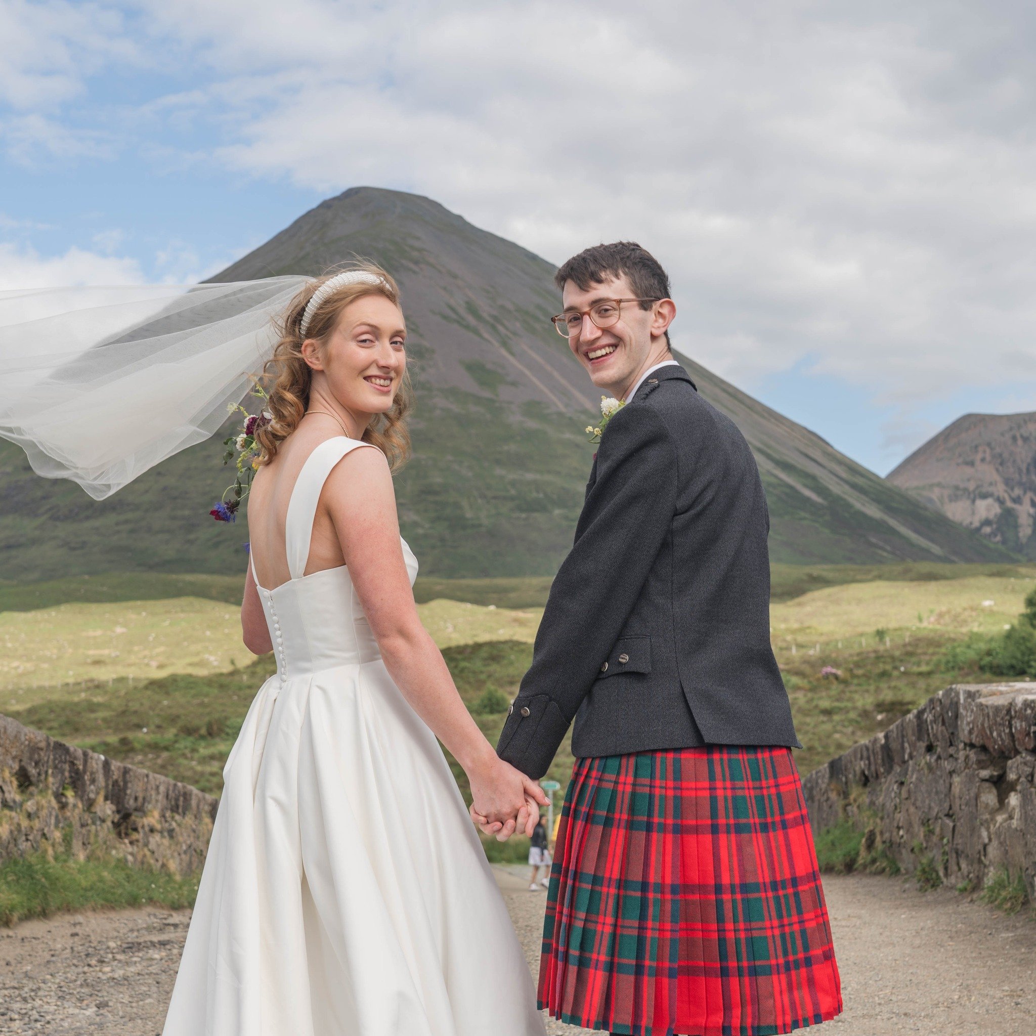 Flashback to a wonderful wedding on the Isle of Skye. Despite being based in Loch Lomond, I was delighted to travel to Skye to photograph Jennifer and Jack's special day.