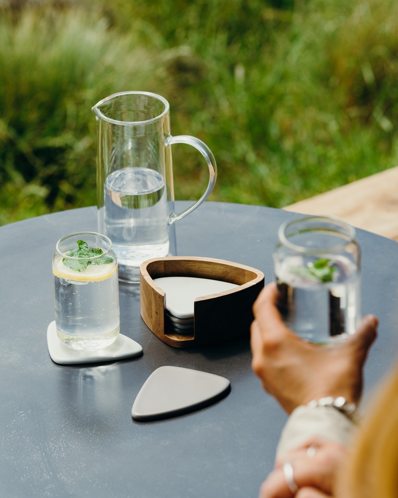 An essential item for your everyday needs, Keepsake Collection&rsquo;s Onsen Water Jug is a stylish but classic addition to your home or work life.

Complete your Keepsake Collection by pairing it with the Suburbia Glass and Pebble Coaster Set.