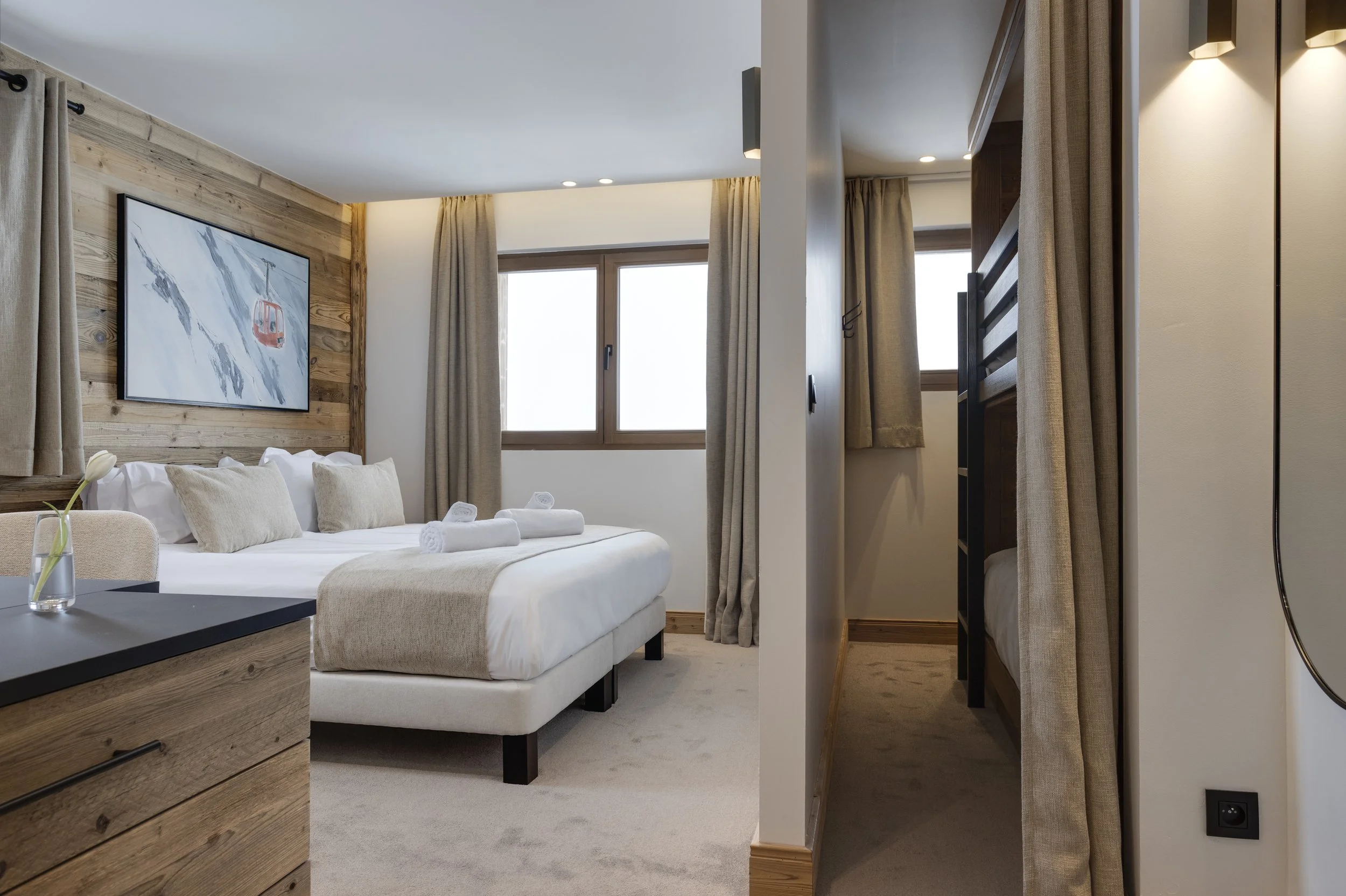 Room4 lhotse (2).jpg