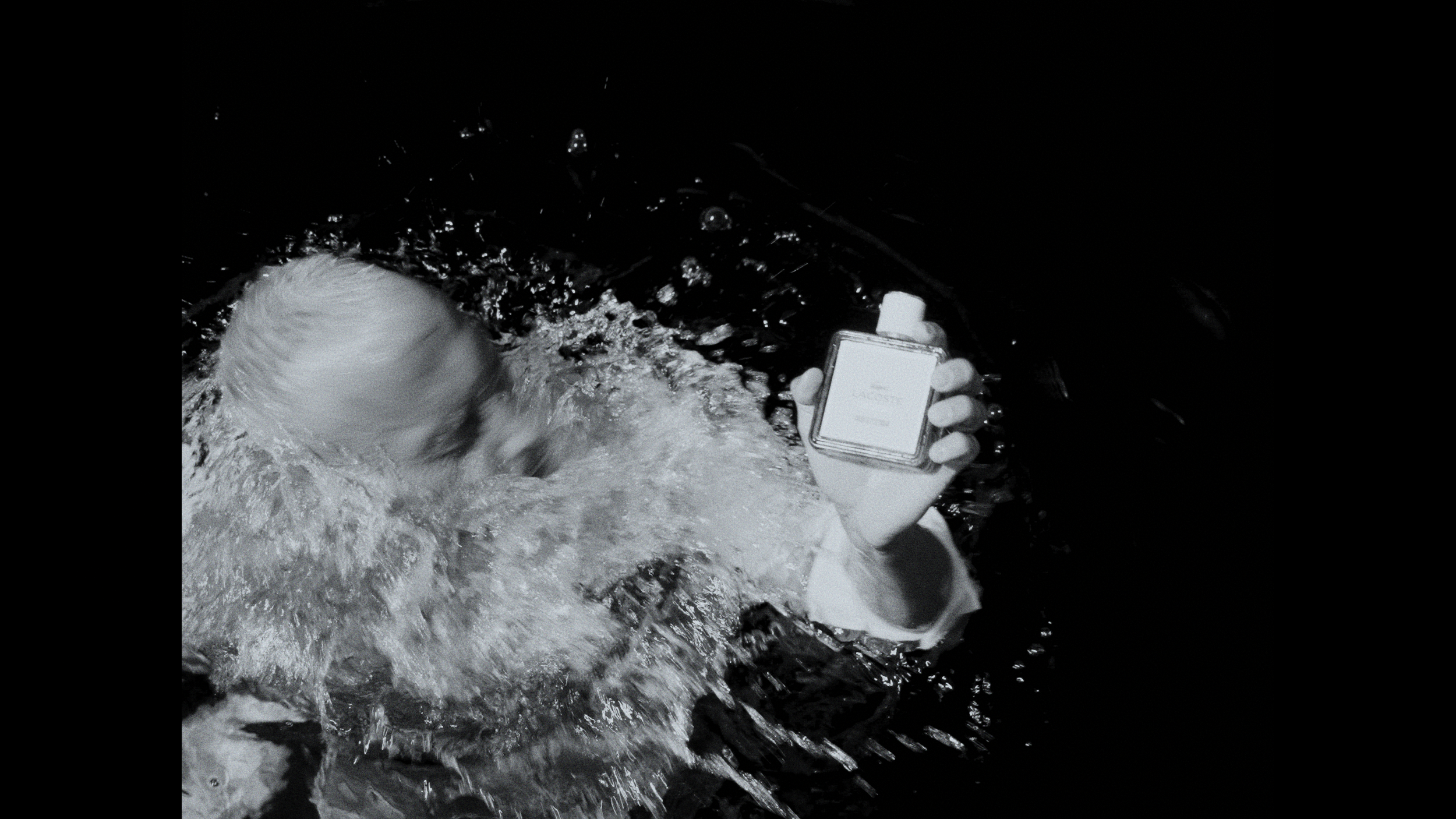 V2_DIRCUT_COLOR_169_AFTERMOVIE_LACOSTE_PARFUMS.00_00_20_09.Still010.png