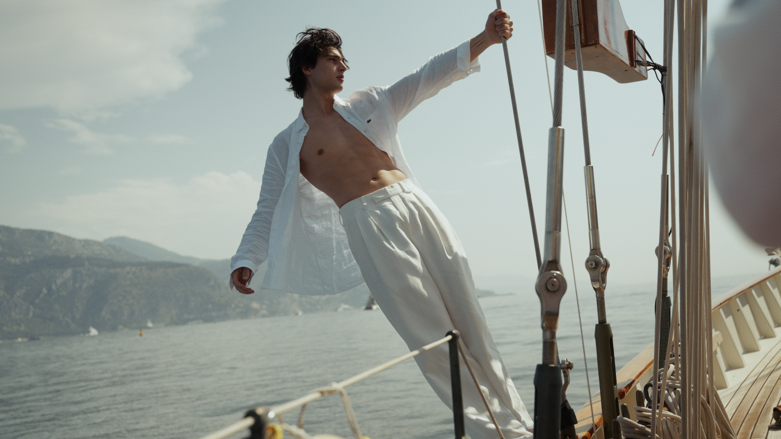 V2_DIRCUT_COLOR_169_AFTERMOVIE_LACOSTE_PARFUMS.00_00_27_07.Still015.png