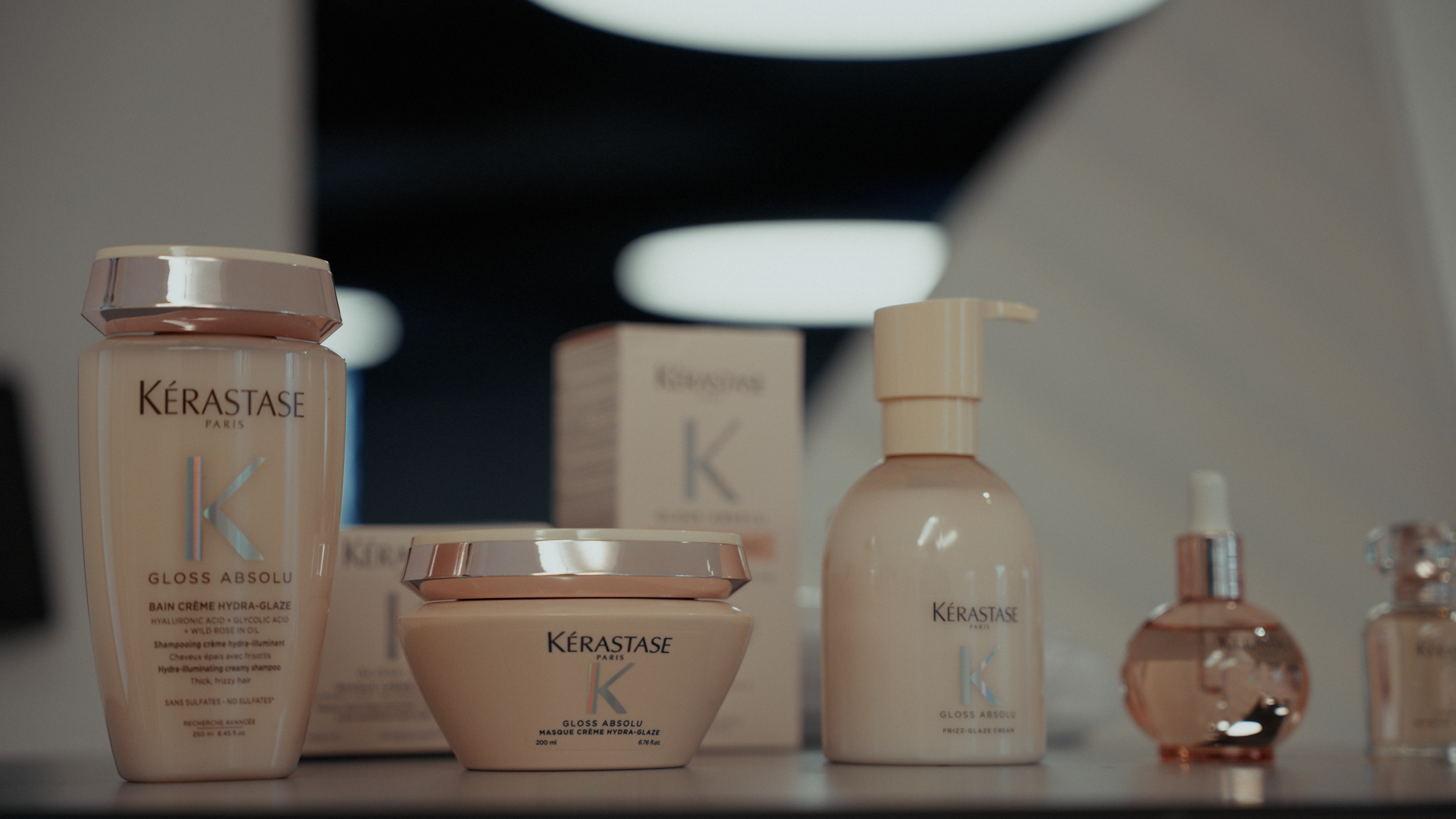 V2_kerastase_masterglossabsolu.00_00_04_19.Still004.png