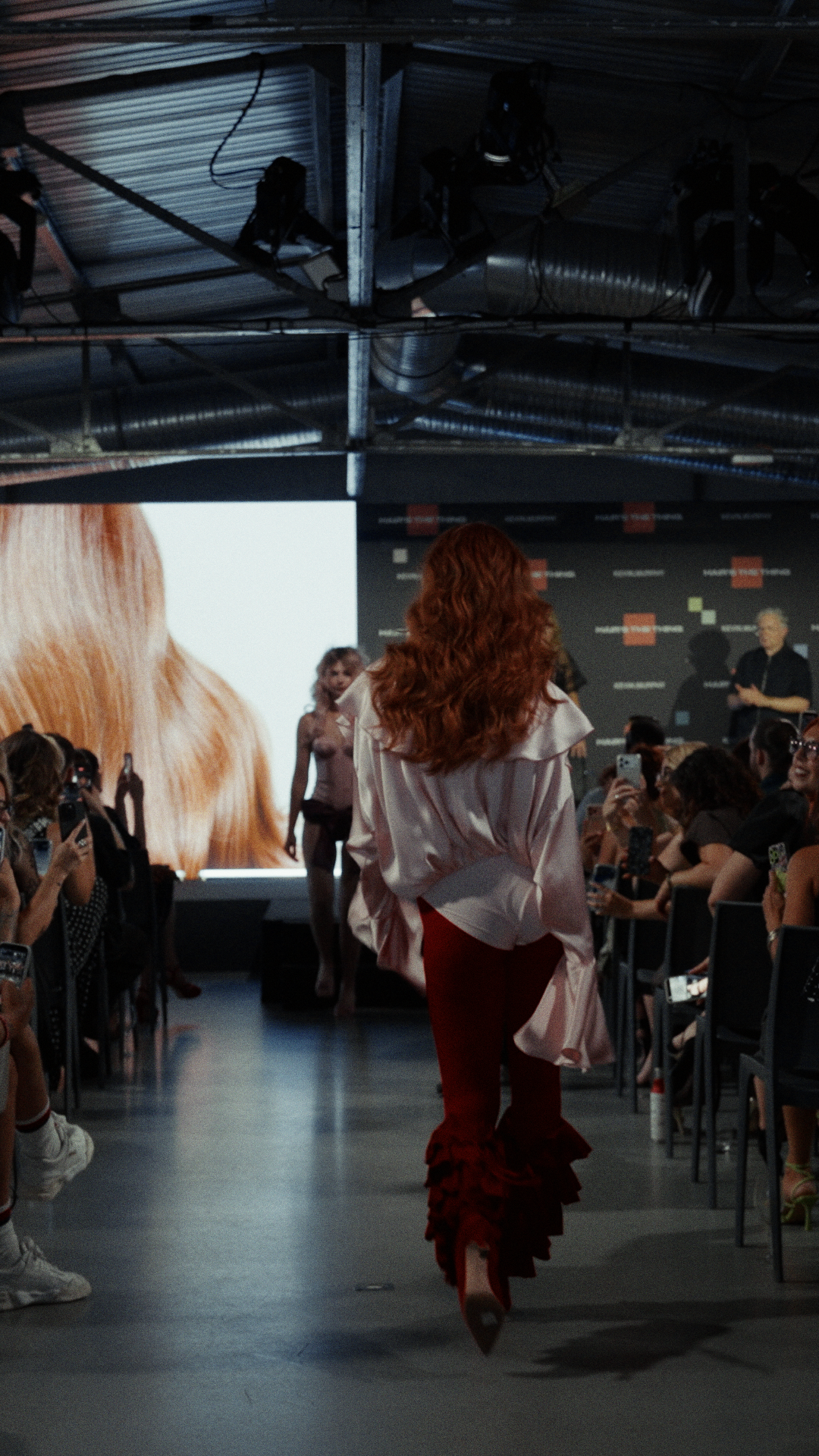 VDEF_COLOR_aftermovie_event.00_00_36_12.Still015.png