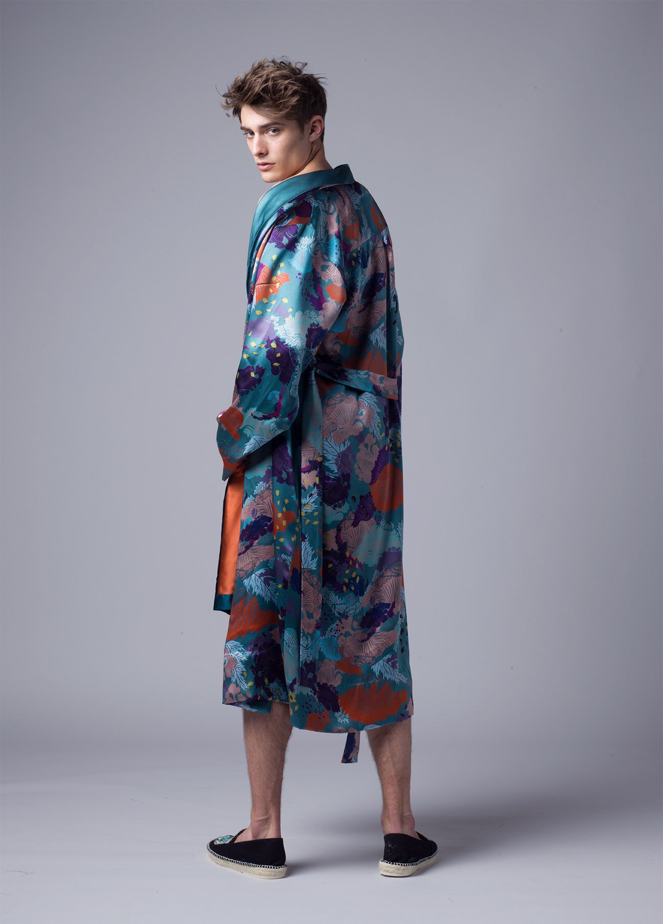 Amazon.com: MTFBQ Mens Bathrobe Satin Silk Dressing Gown Plus Size  Sleepwear Lightweight Sexy Kimono Shawl Collar Hooded Cozy Holiday Pajamas  (Color : Navy-Blue, Size : XL-115cm) : Clothing, Shoes & Jewelry