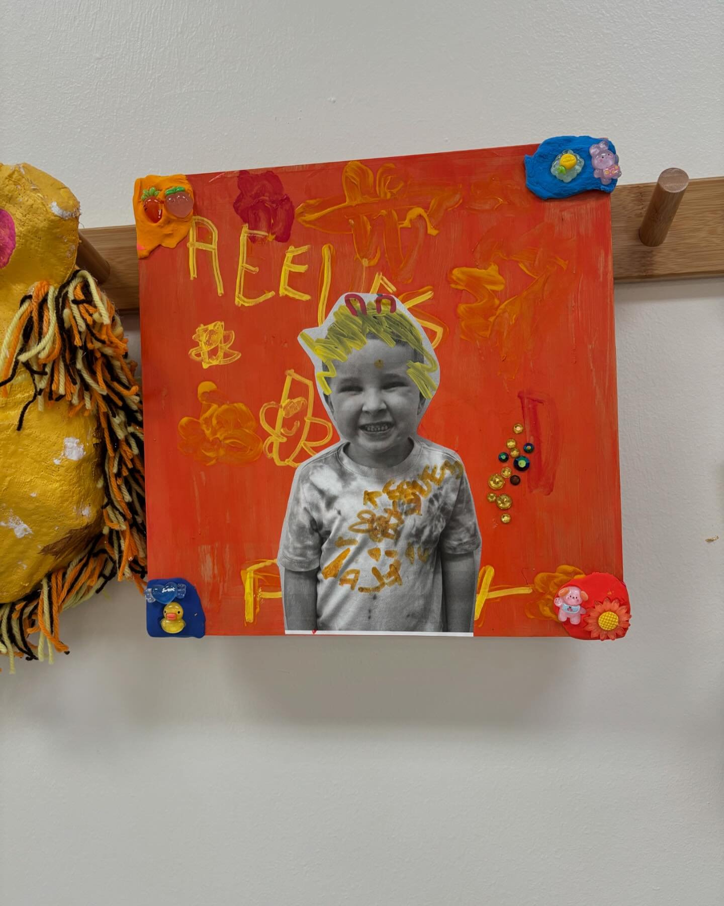 A very ✨EXTRA✨ self-portrait project in Afterschool Creative Crew. 
A family donated these really nice wooden art boards so we had to make something extra special of course! We used paint, poscas, gems, air dry clay and charms for these beauties!

#p