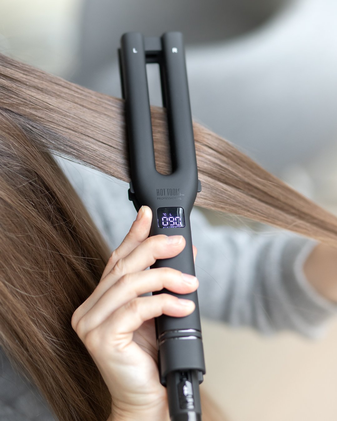 Dual_Plate_Straightener_Lifestyle.jpg