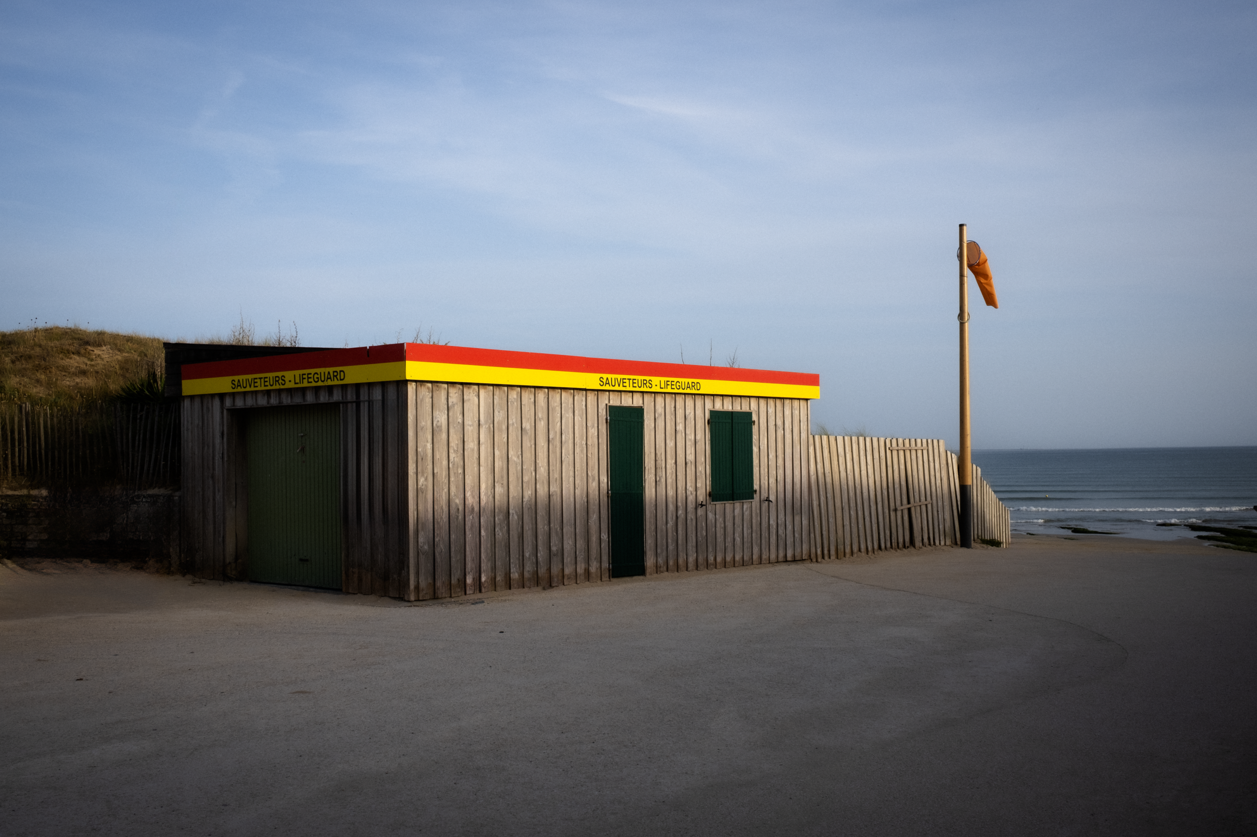 Lifeguard hut.png