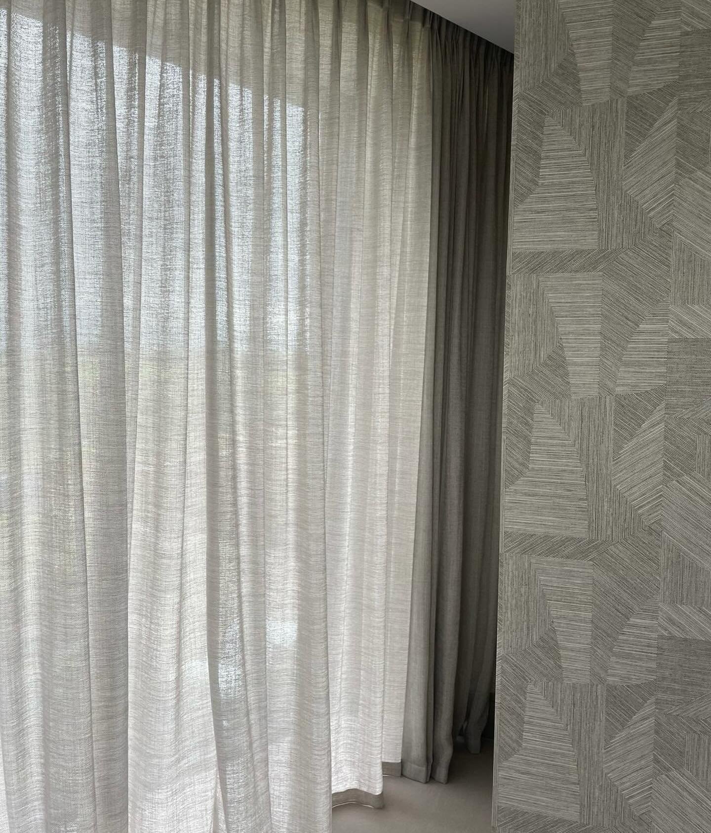 Double layered textured sheers recently installed in a client&rsquo;s contemporary home. .
.
.
.
.
.
.
#interiordesign #interiordesigner #homedecor #interiors #interiordesignideas #interiordesigns #homedesign #interiorinspirations #interiordecoration