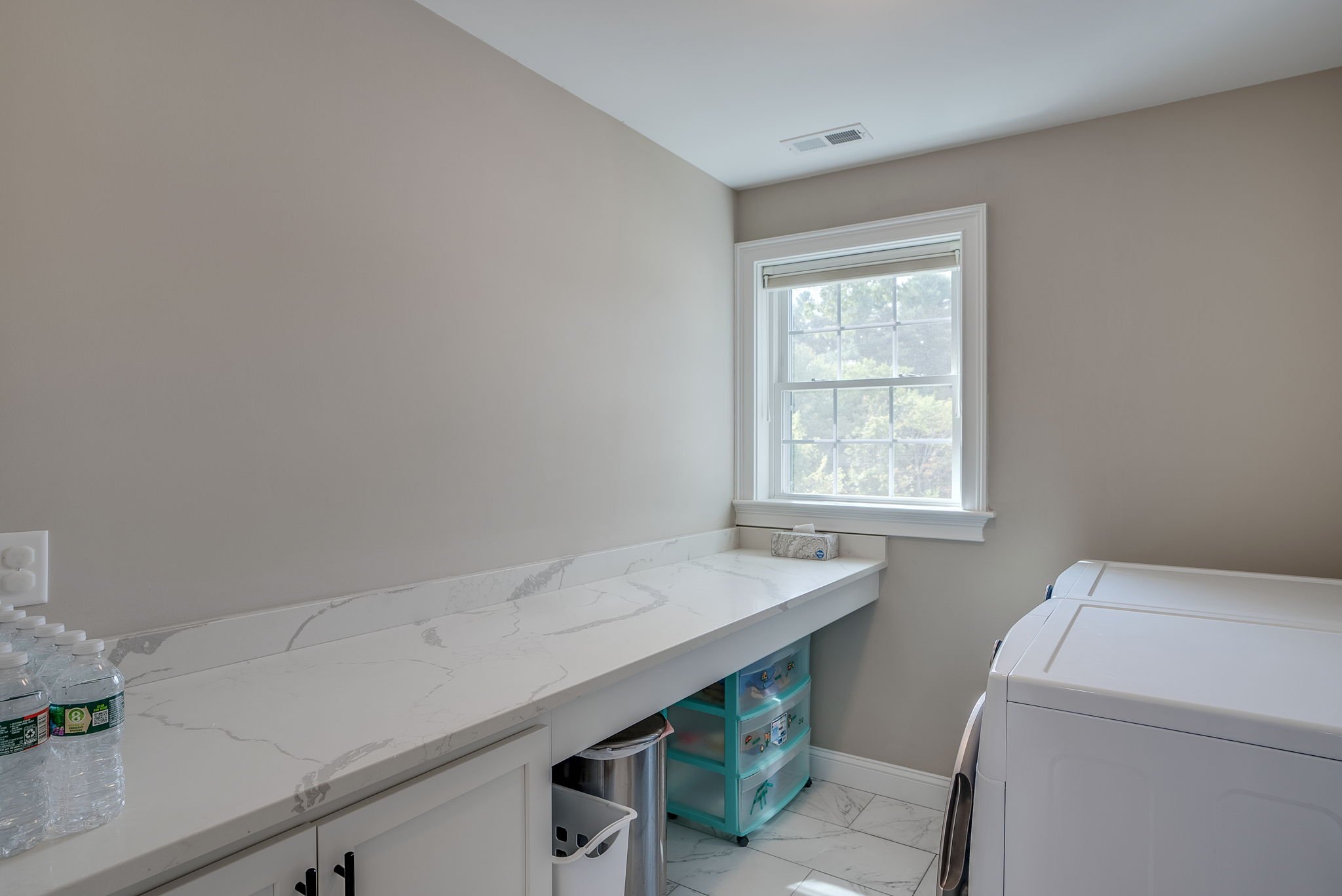 27-web-or-mls-7PerhamStreetBedfordMA-27.jpg