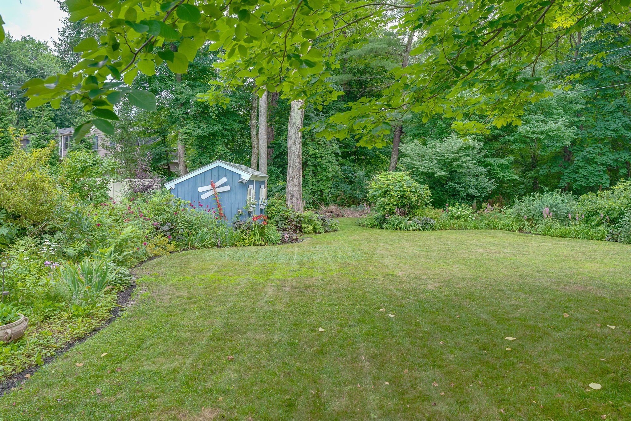5-web-or-mls-16WashingtonStreetBedfordMA-05.jpg