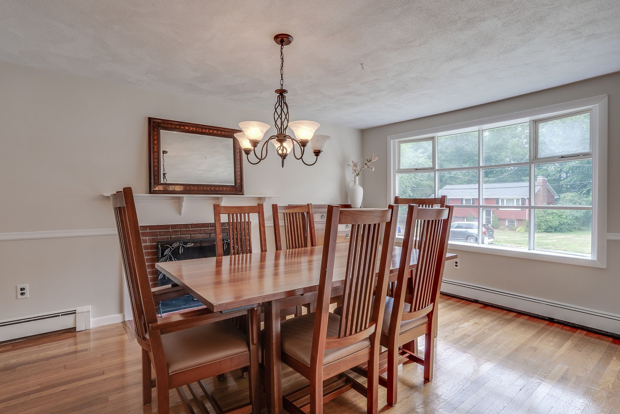 14-web-or-mls-16WashingtonStreetBedfordMA-14.jpg