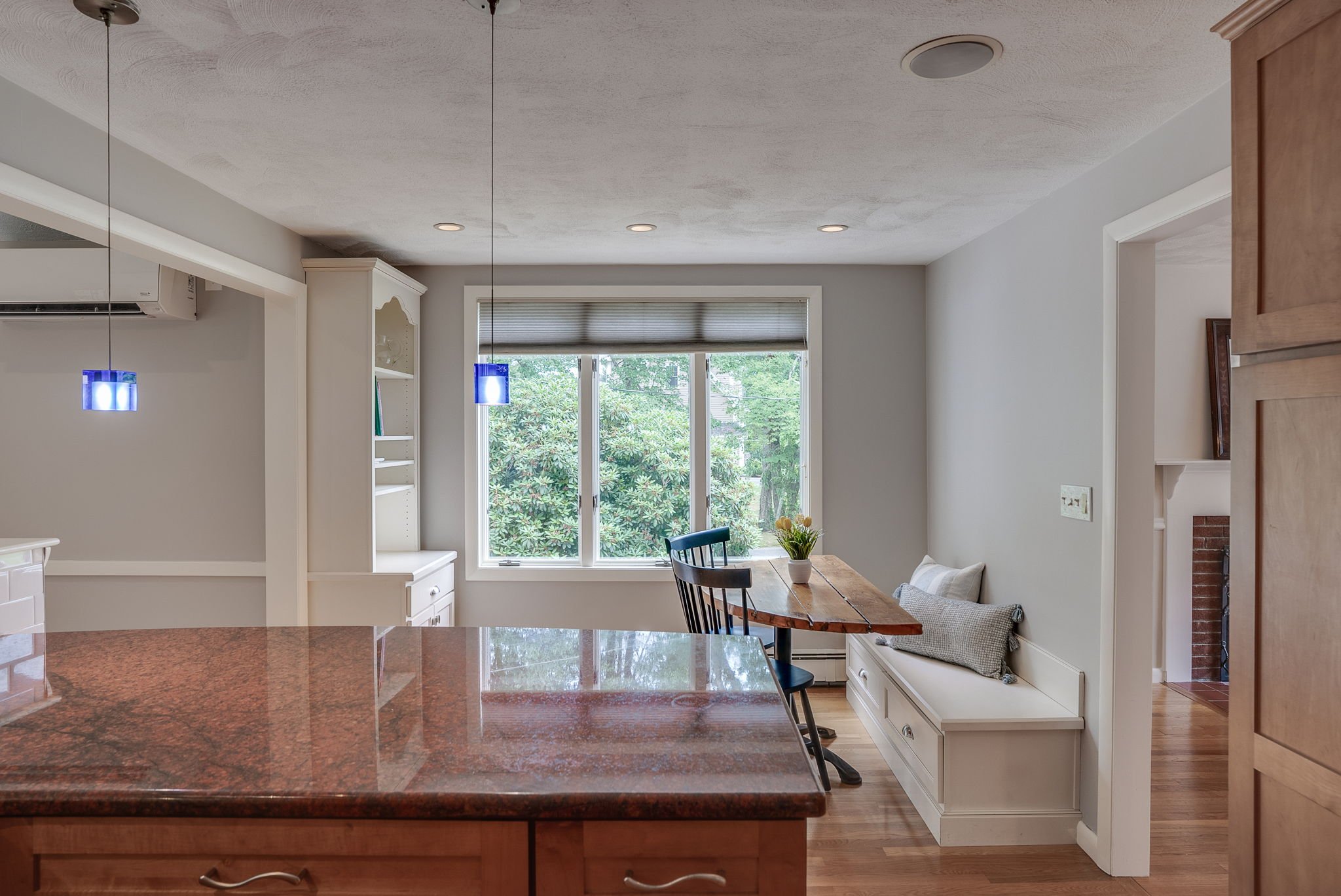 20-web-or-mls-16WashingtonStreetBedfordMA-20.jpg