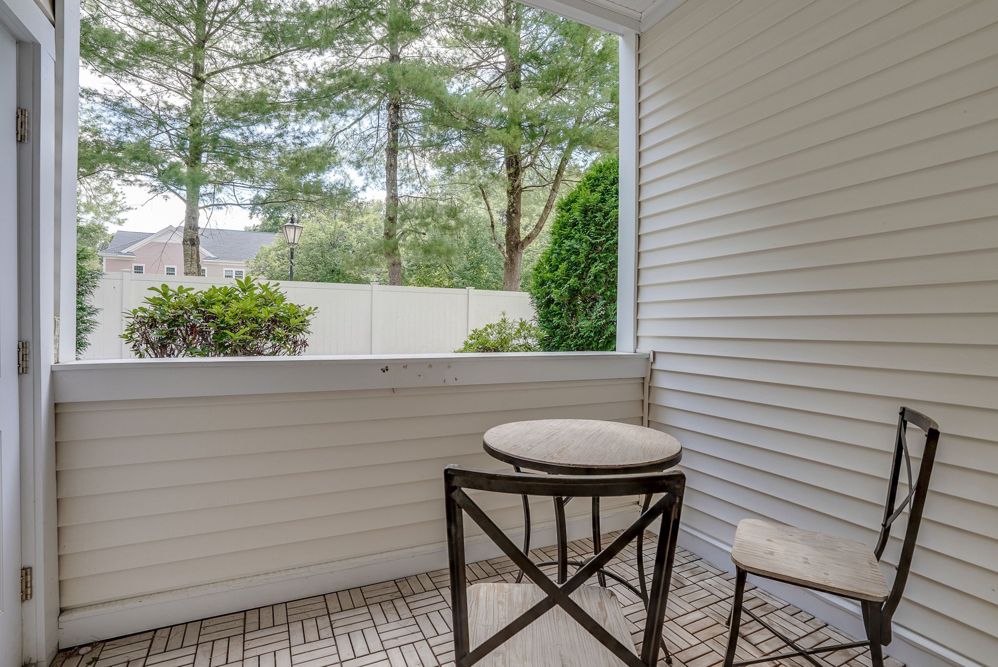 15-web-or-mls-1104AlbionStreetBedfordMA-15.jpg