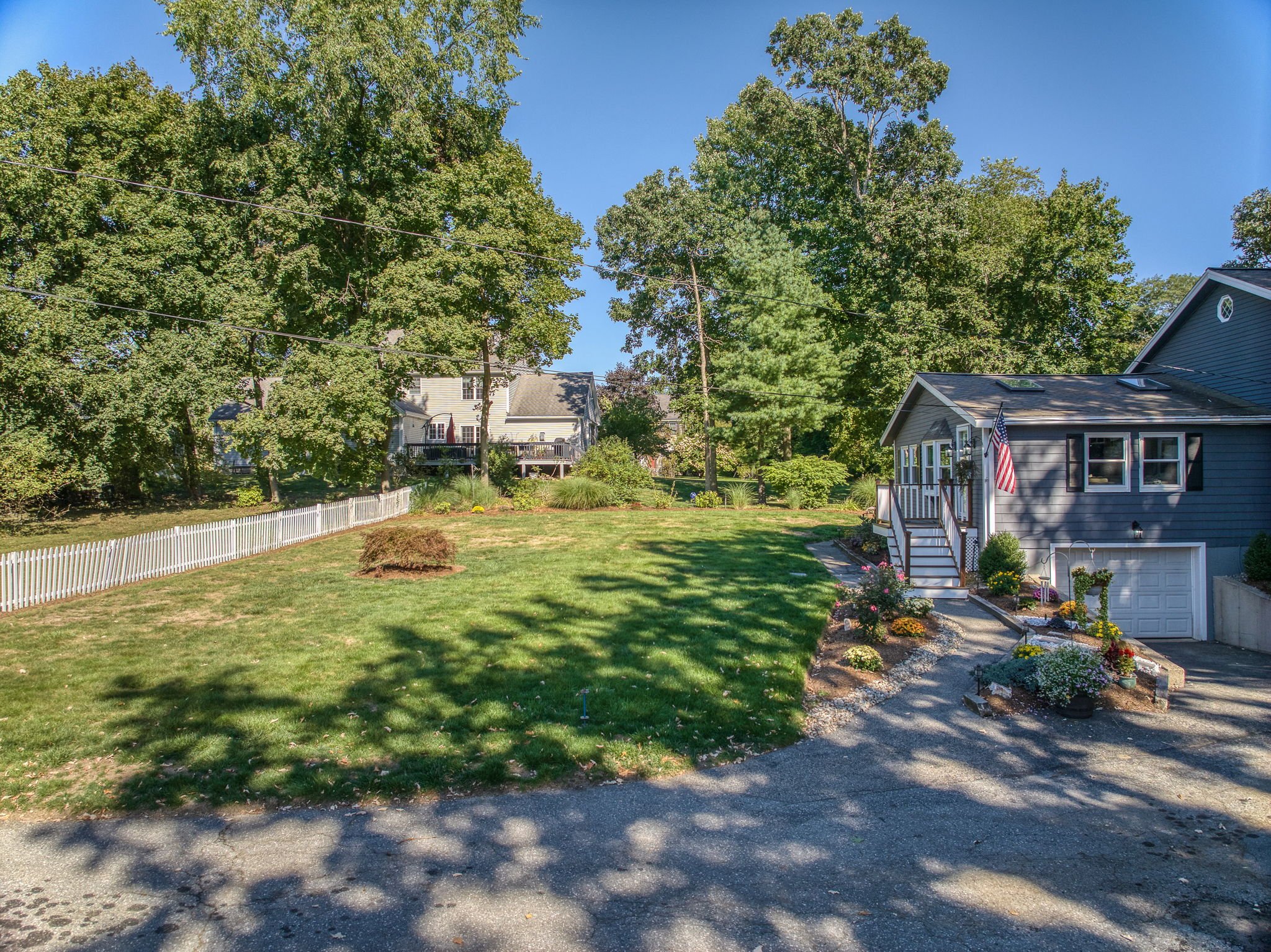 4-web-or-mls-6FairviewAvenueBedfordMA-04.jpg