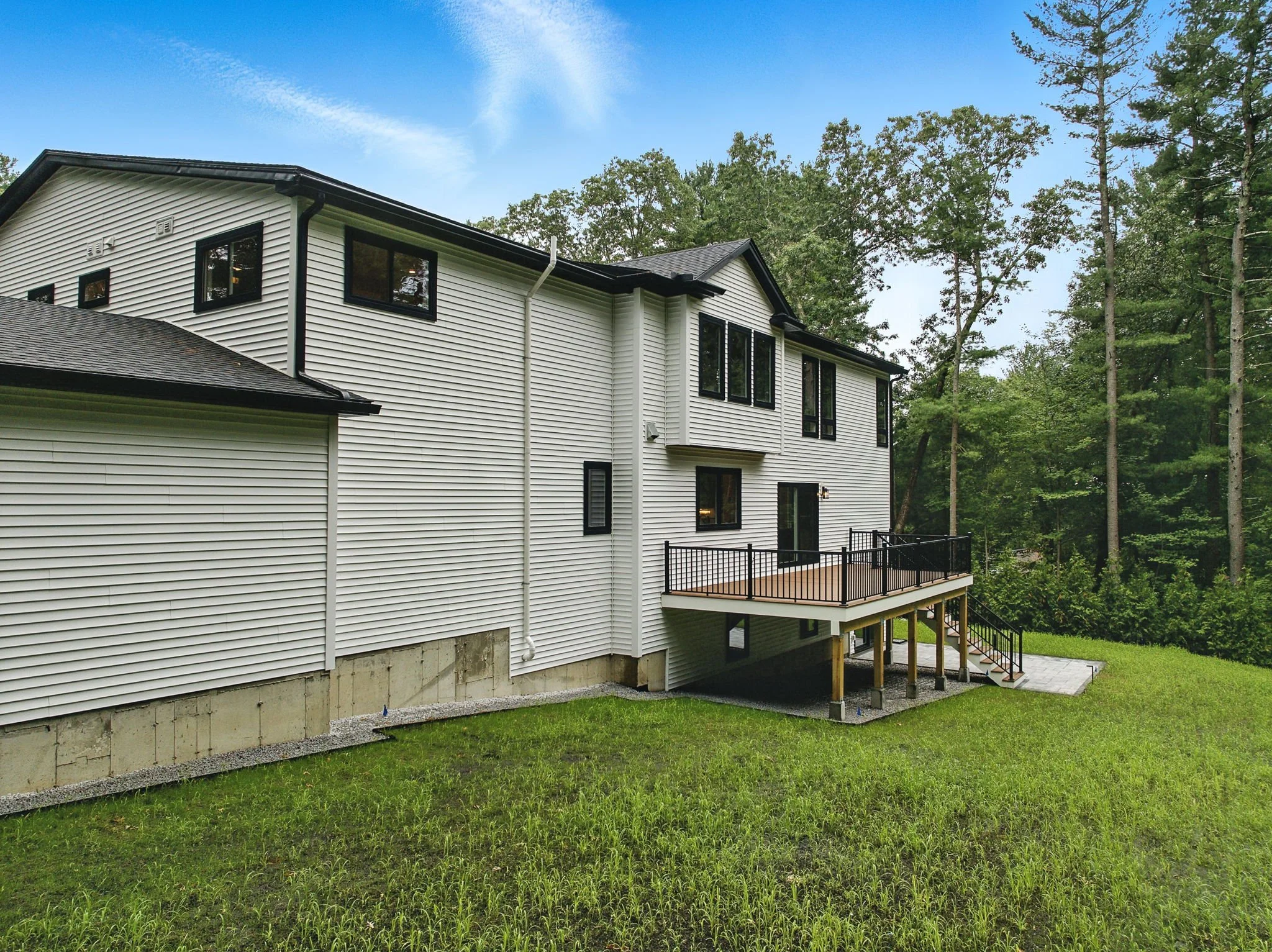 5-web-or-mls-23HilltopDriveBedfordMA-05.jpg