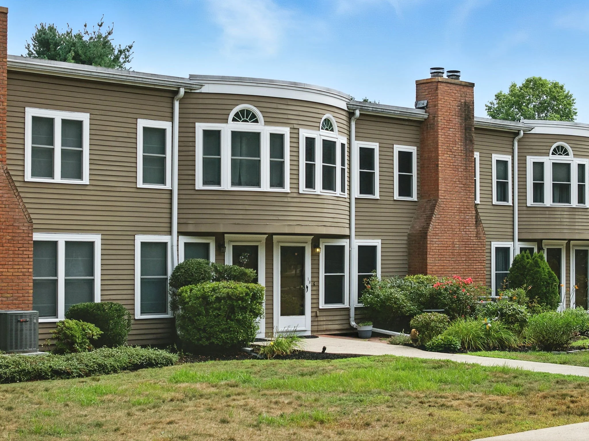 1-web-or-mls-75PageRoadU13BedfordMA-01.jpg