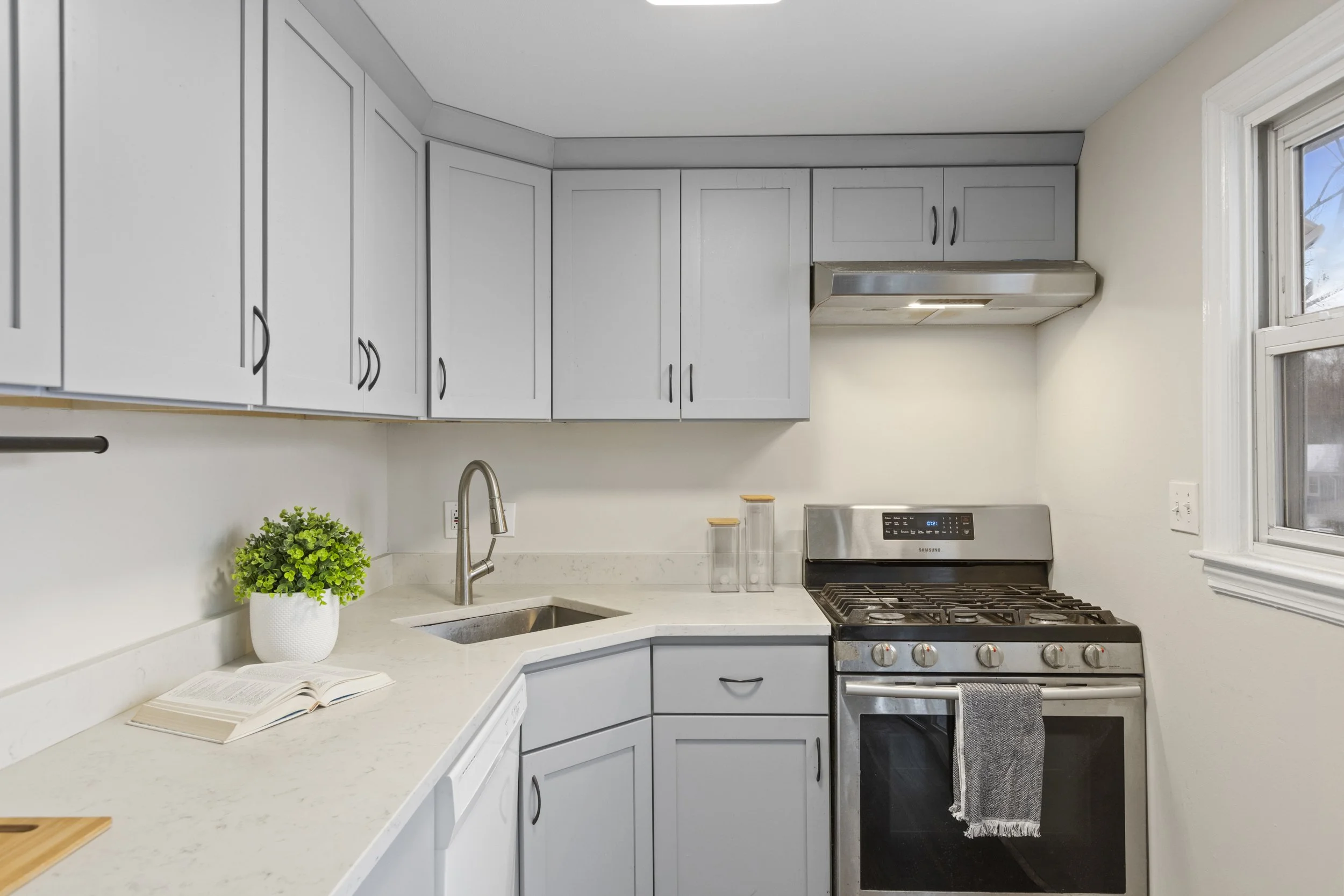 015_58-neillian-way (lauren regnery)_st.jpg