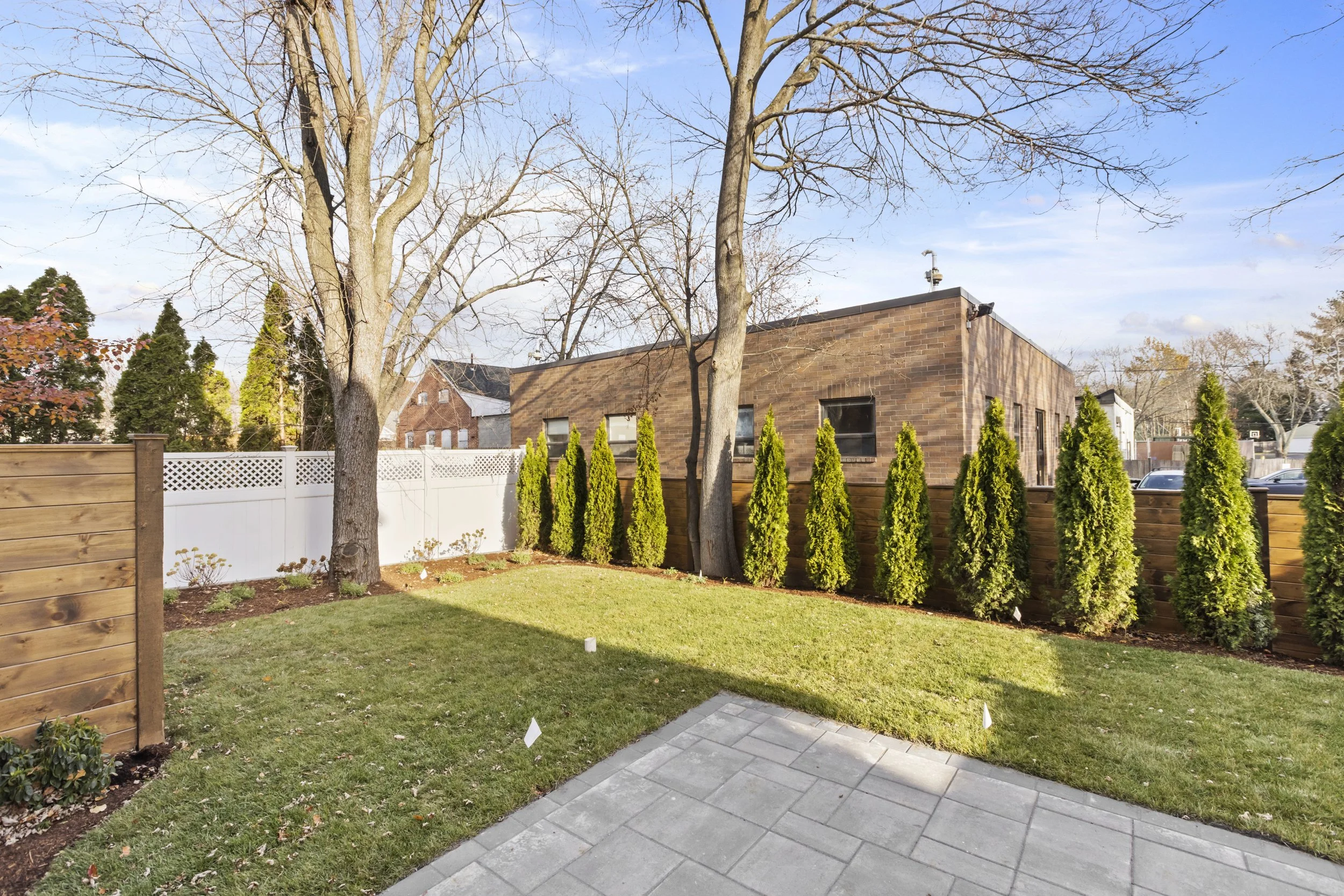 009_11.20.2025 01 10-webber-ave 201 (lauren regnery)_st.jpg