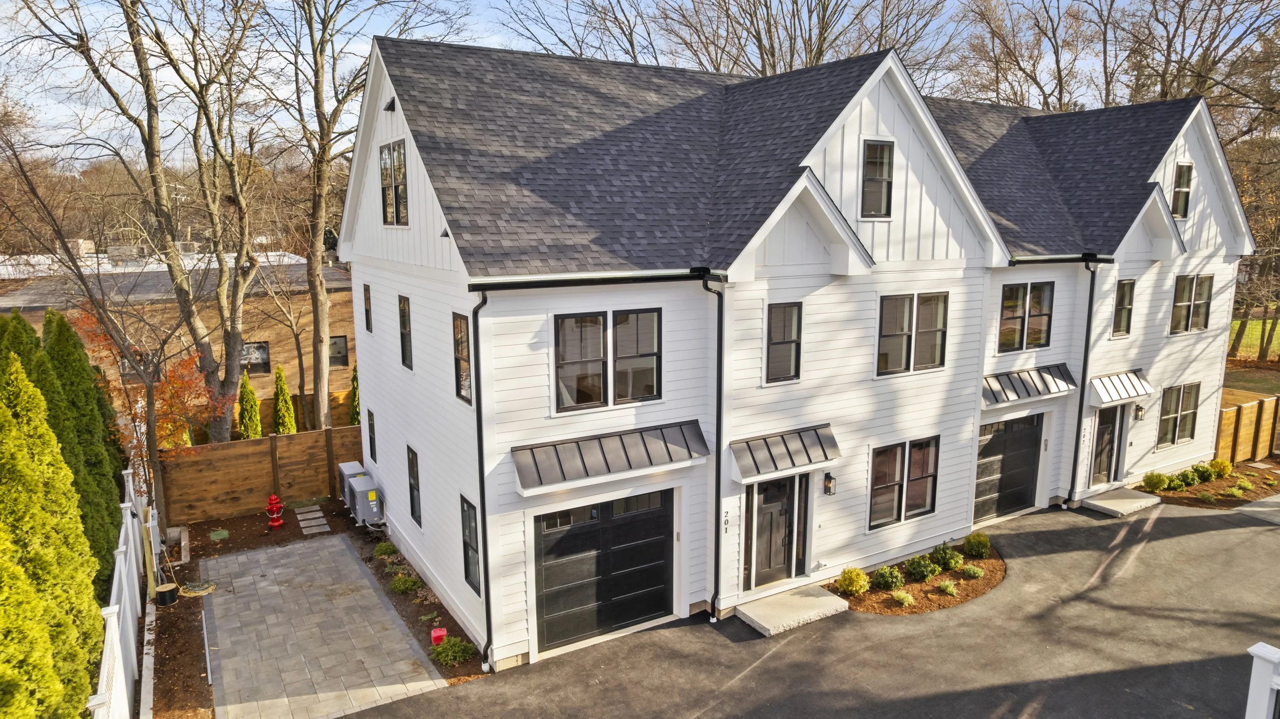 011_11.20.2025 01 10-webber-ave 201 (lauren regnery)_st.jpg