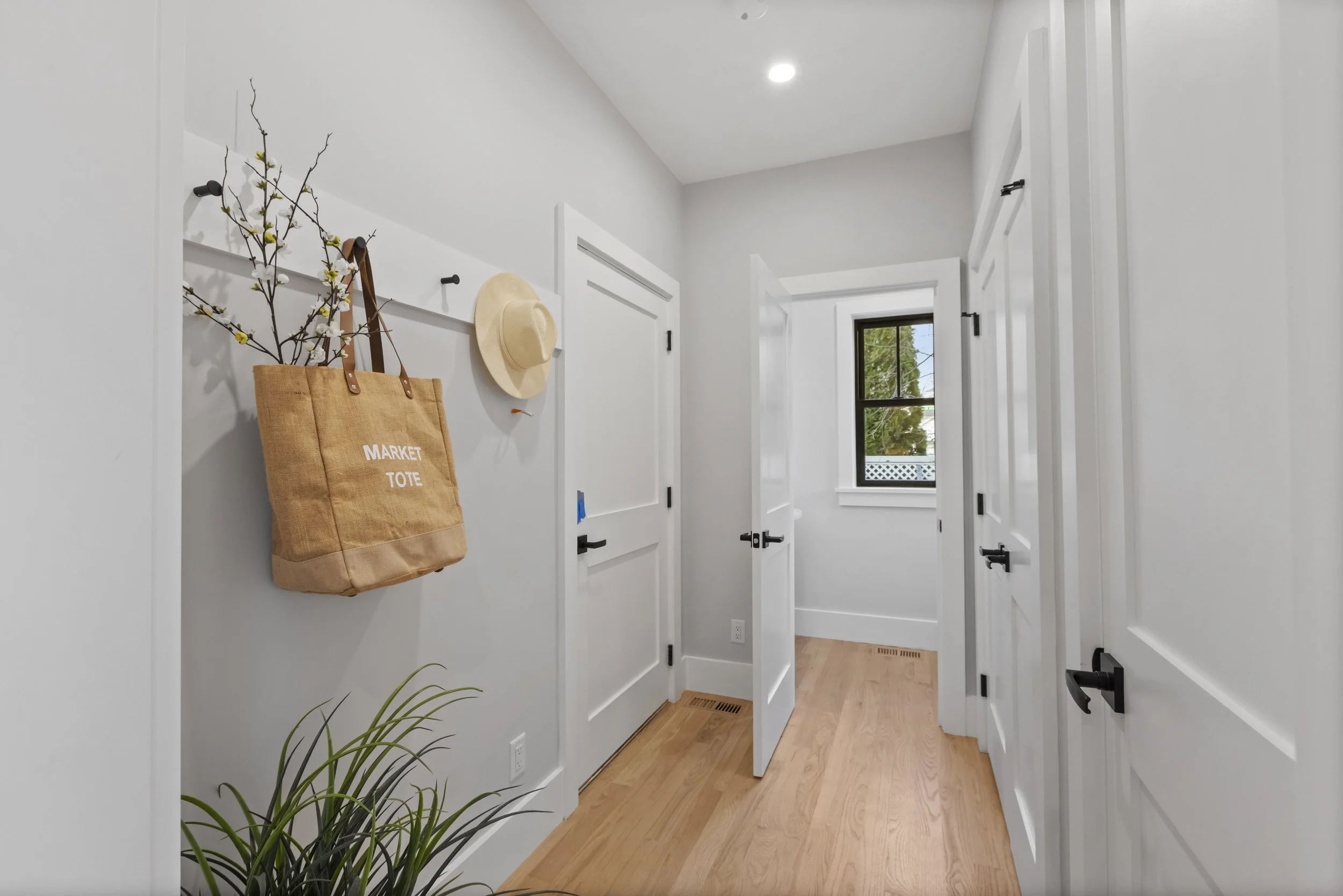 037_11.20.2025 01 10-webber-ave 201 (lauren regnery)_st.jpg