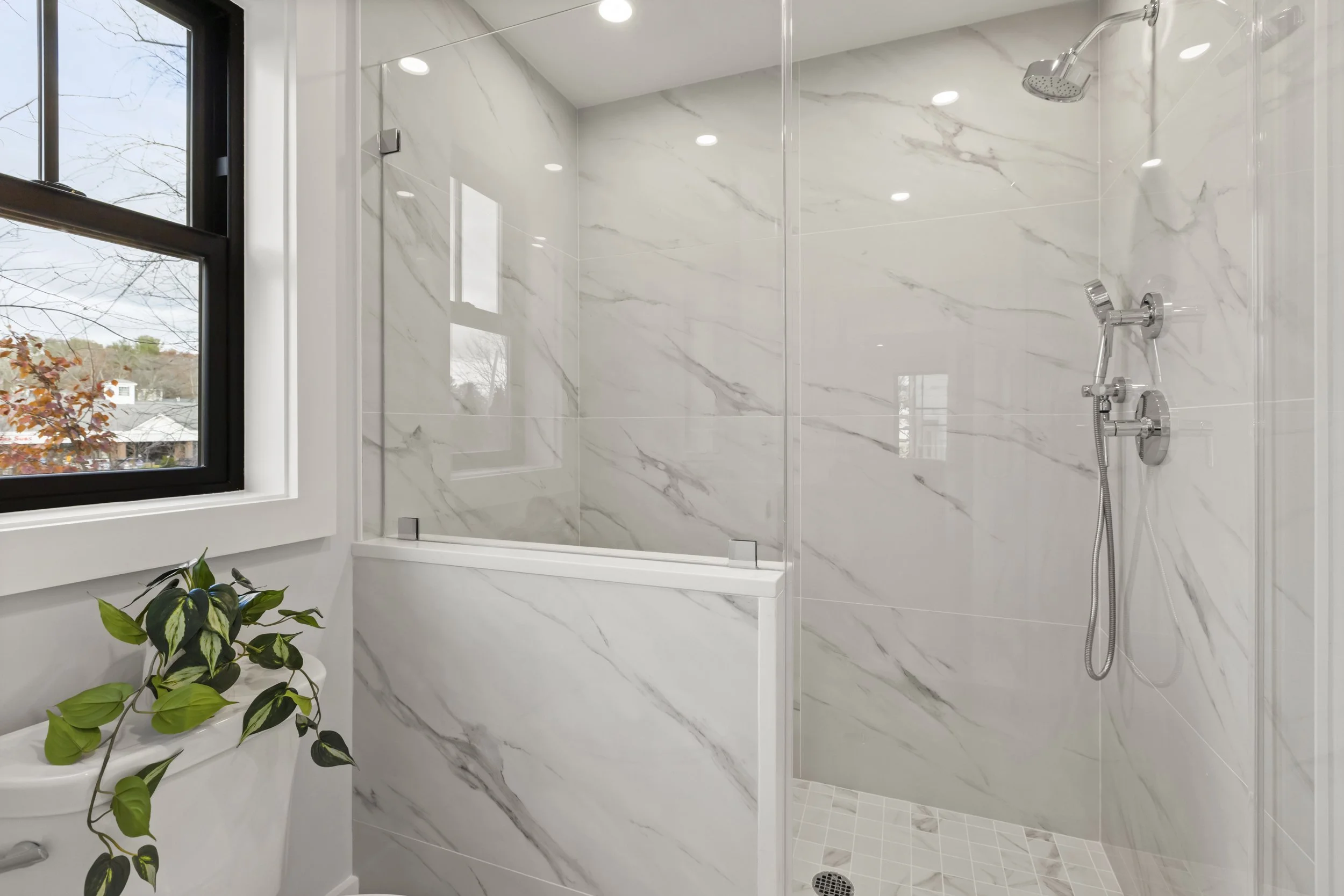 043_11.20.2025 01 10-webber-ave 201 (lauren regnery)_st.jpg