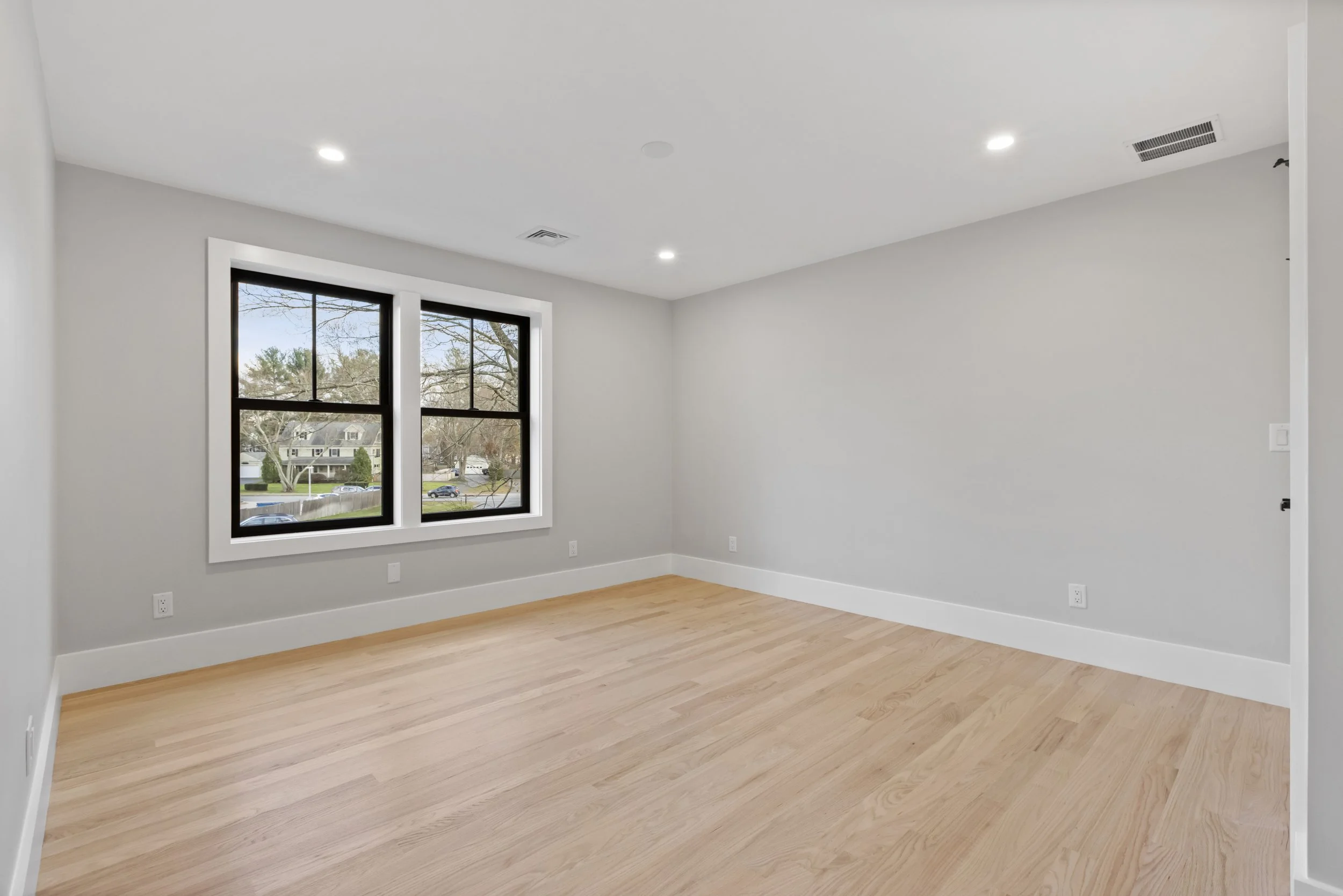 047_11.20.2025 01 10-webber-ave 201 (lauren regnery)_st.jpg