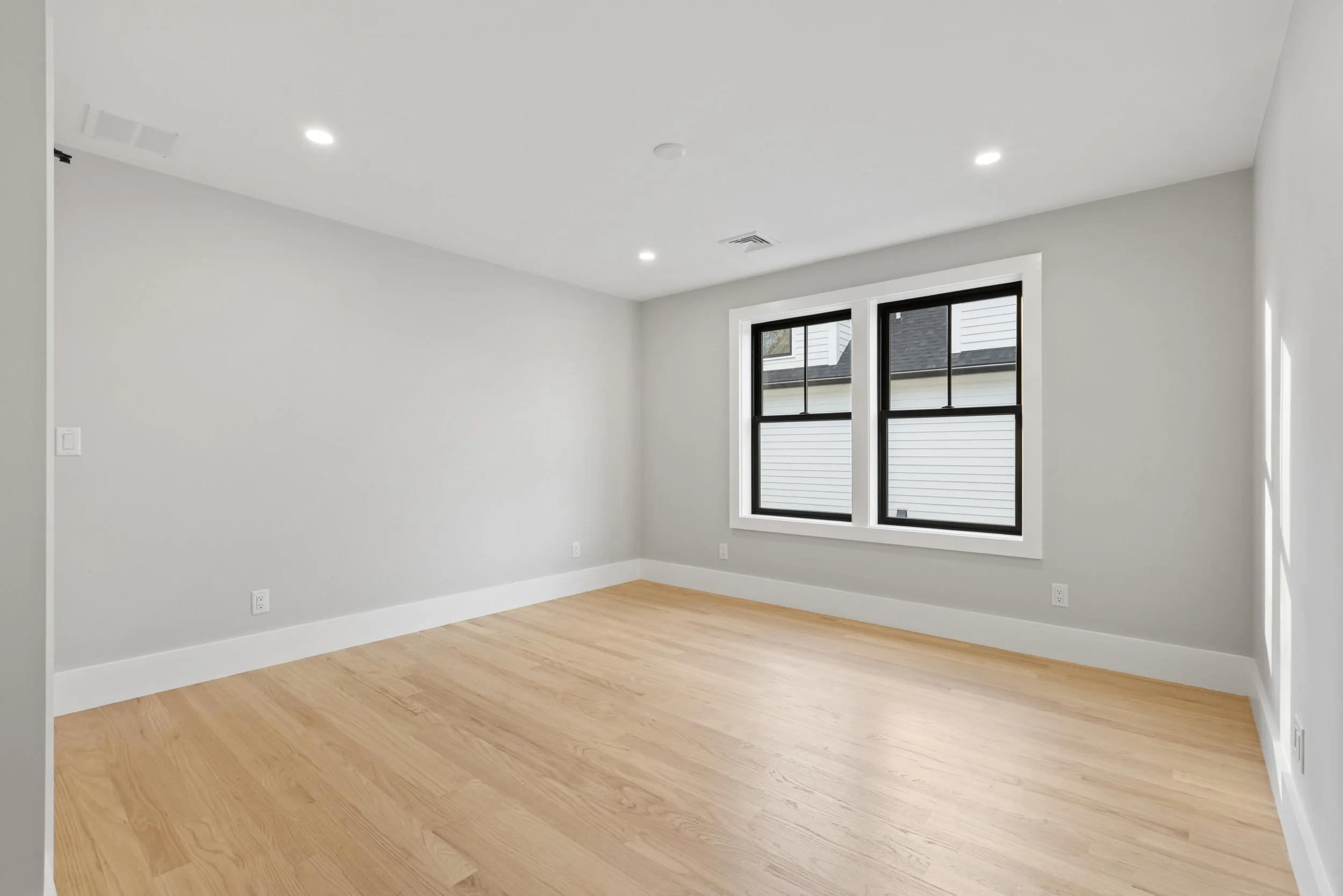 050_11.20.2025 01 10-webber-ave 201 (lauren regnery)_st.jpg