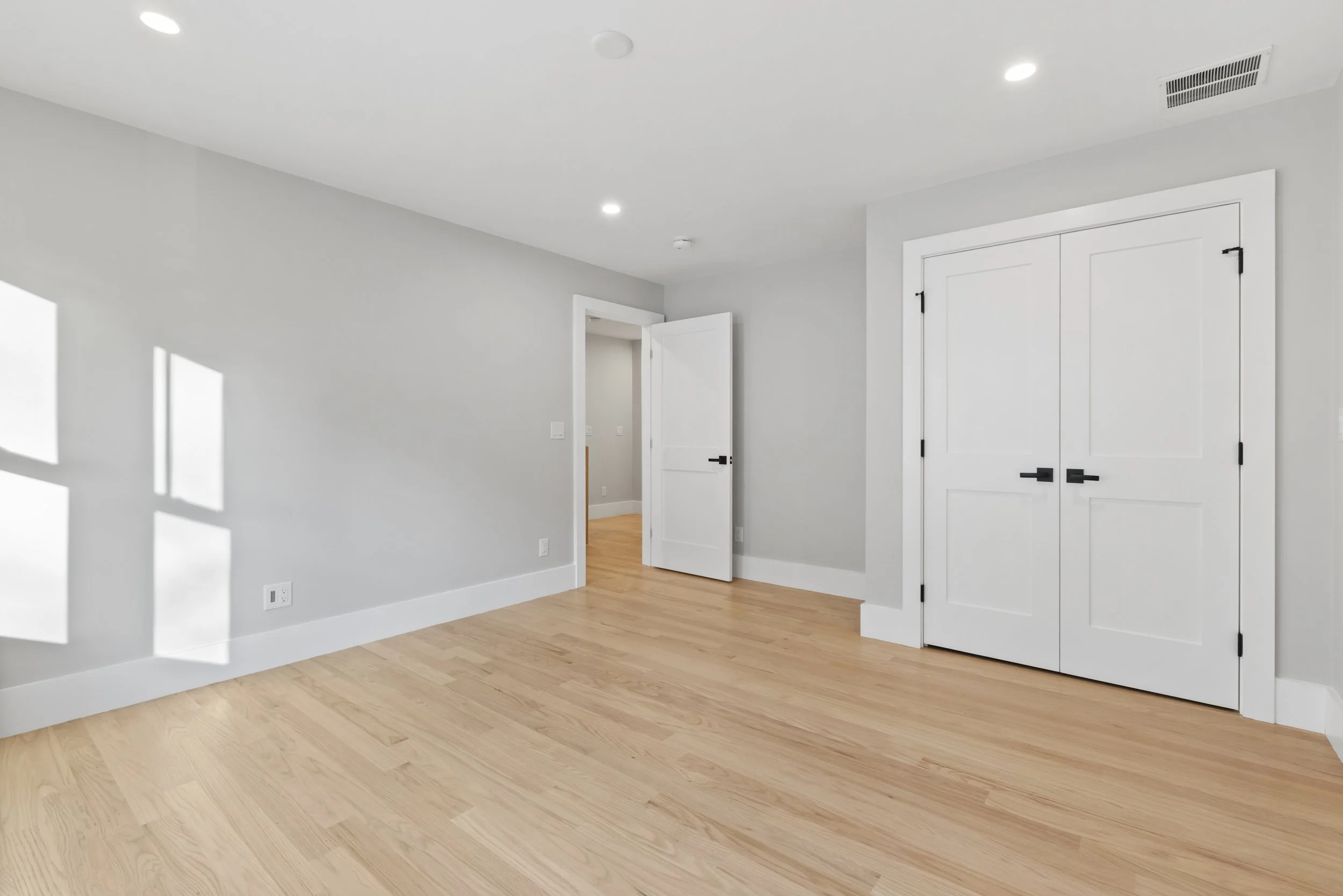 051_11.20.2025 01 10-webber-ave 201 (lauren regnery)_st.jpg