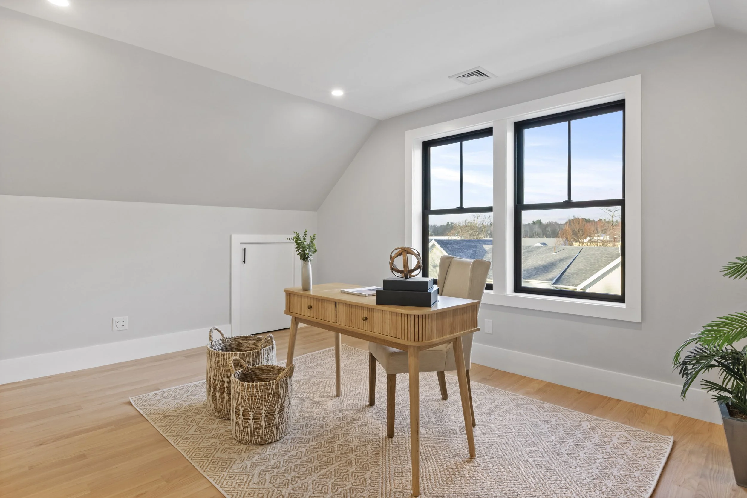 053_11.20.2025 01 10-webber-ave 201 (lauren regnery)_st.jpg