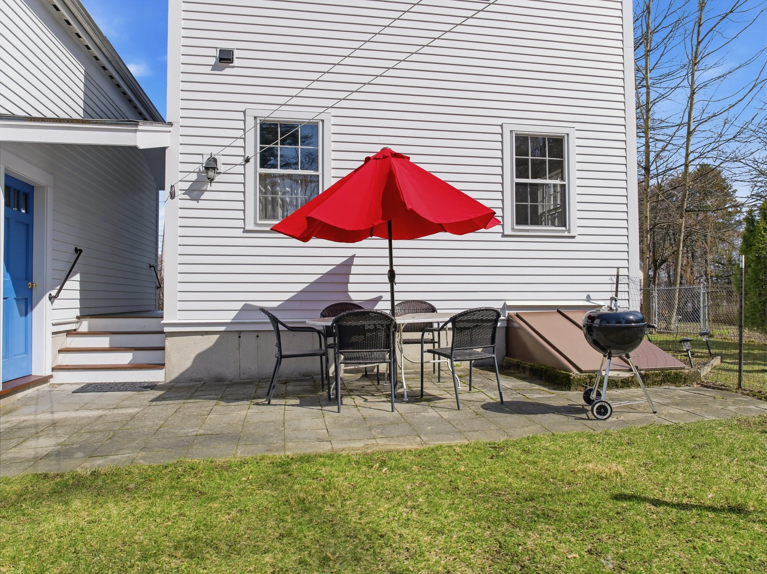 5-print-38HillsideAvenueBedfordMA-05.jpg