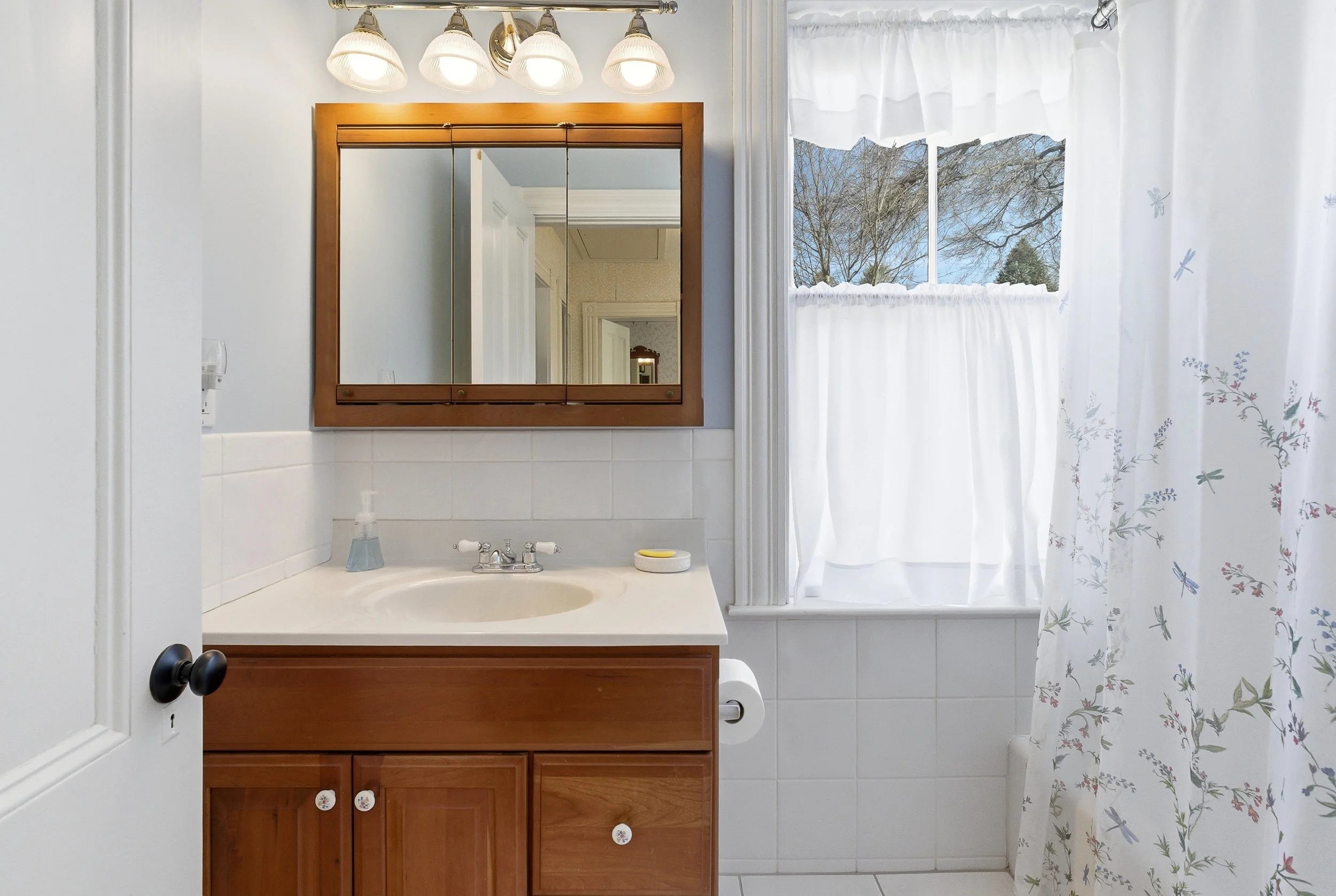 28-print-38HillsideAvenueBedfordMA-28.jpg