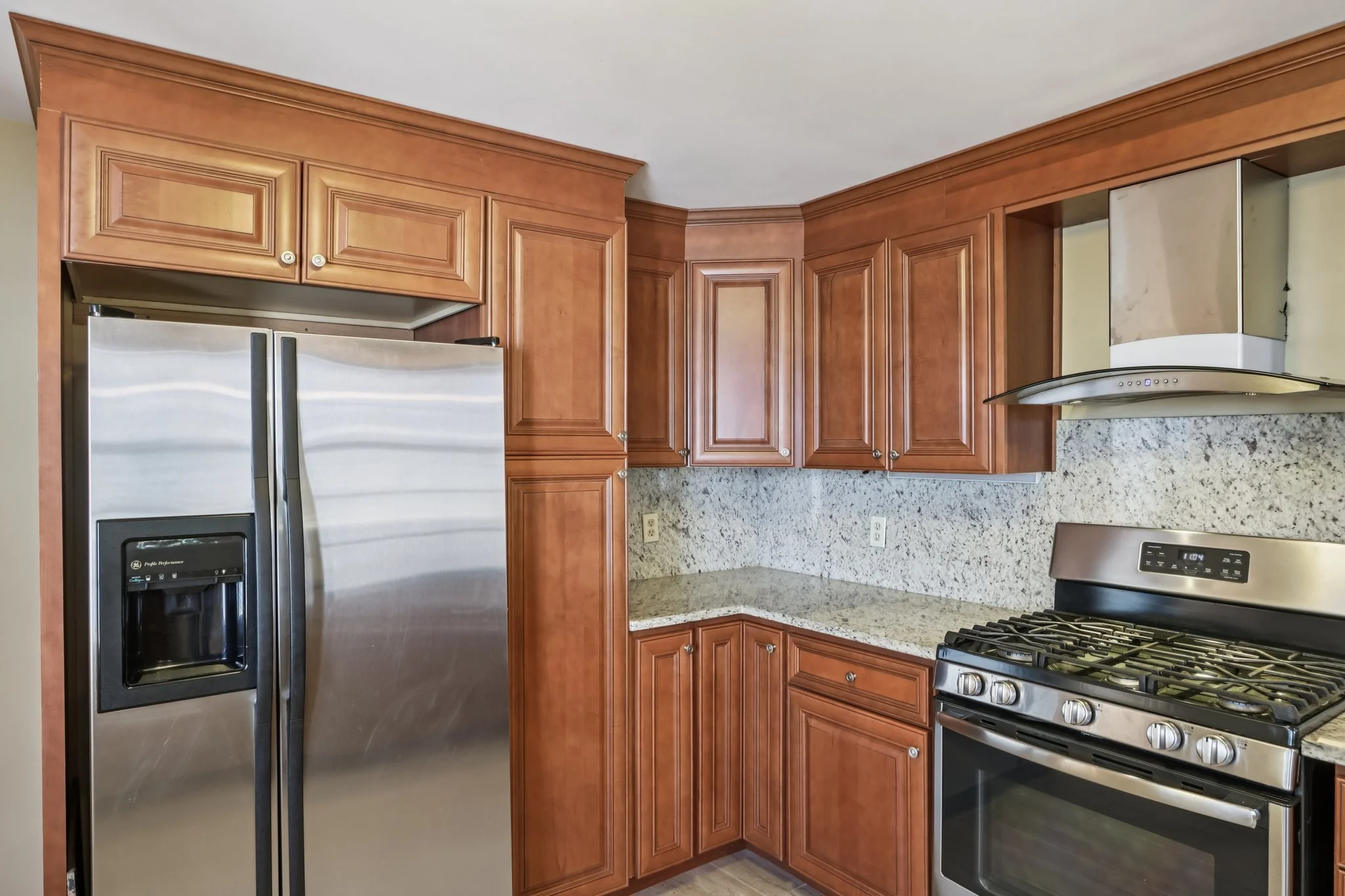 14-web-or-mls-Mitchell Grant Way-S0810-014.jpg