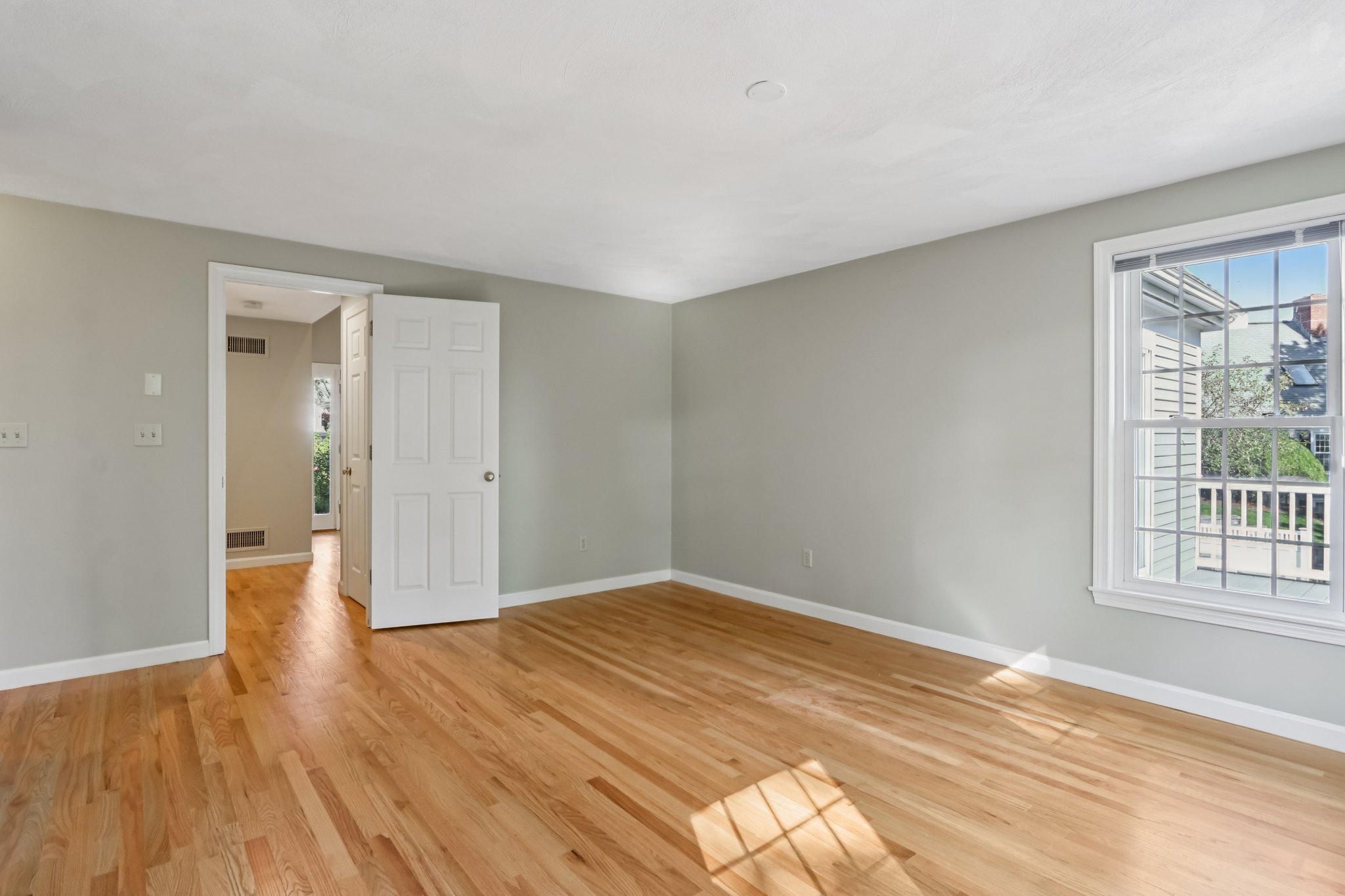 20-web-or-mls-Mitchell Grant Way-S0810-020.jpg