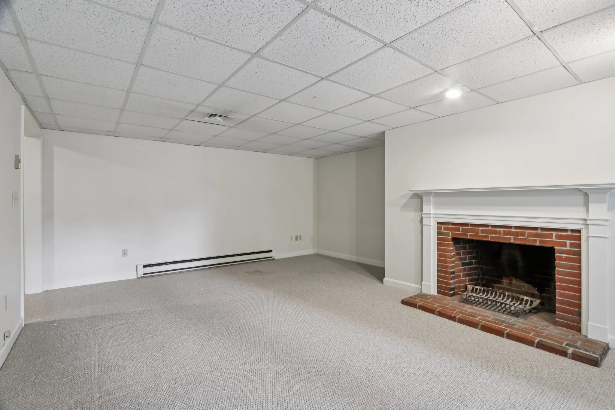 26-web-or-mls-Mitchell Grant Way-S0810-026.jpg