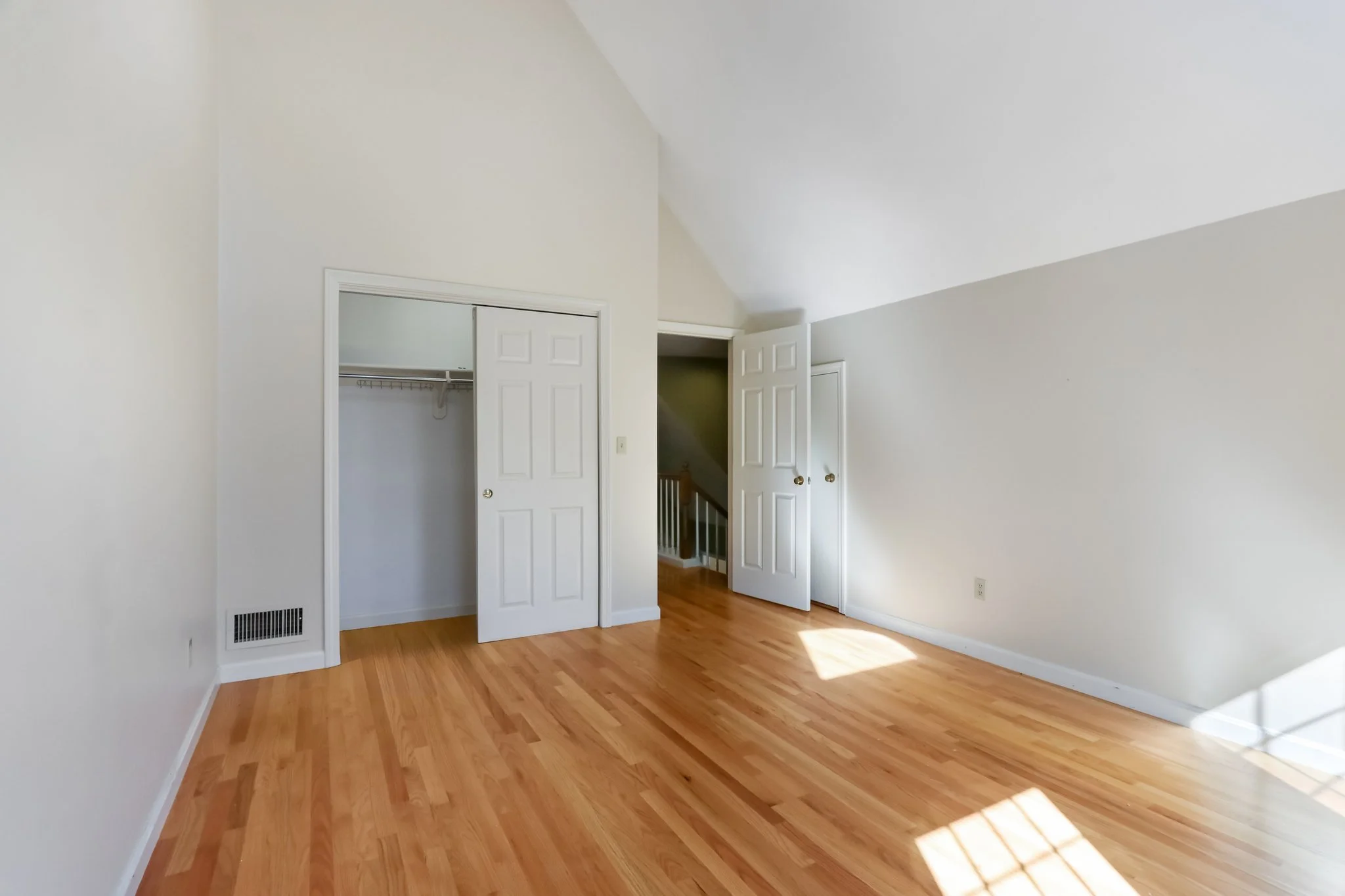34-web-or-mls-Mitchell Grant Way-S0810-034.jpg
