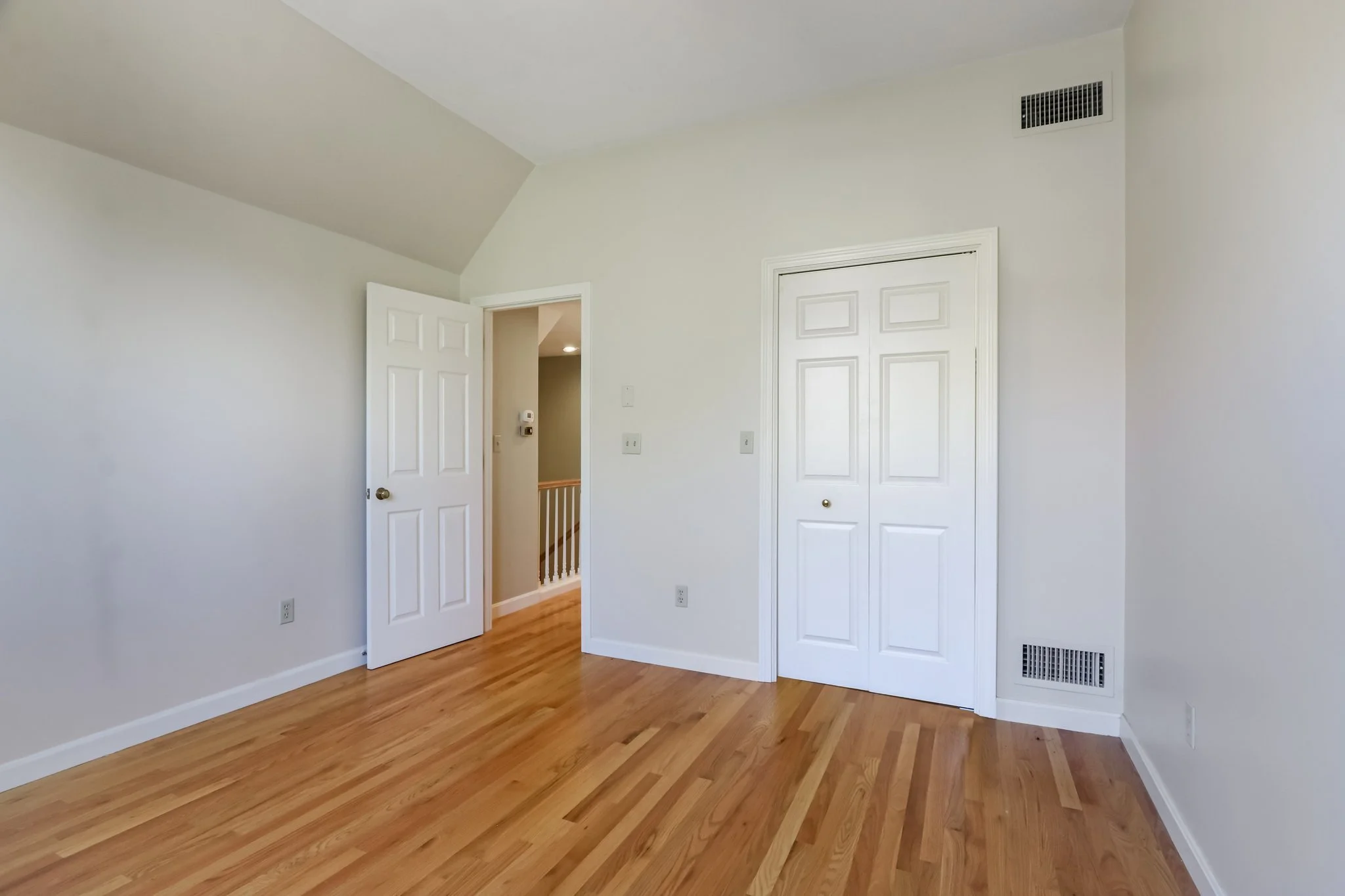 38-web-or-mls-Mitchell Grant Way-S0810-038.jpg
