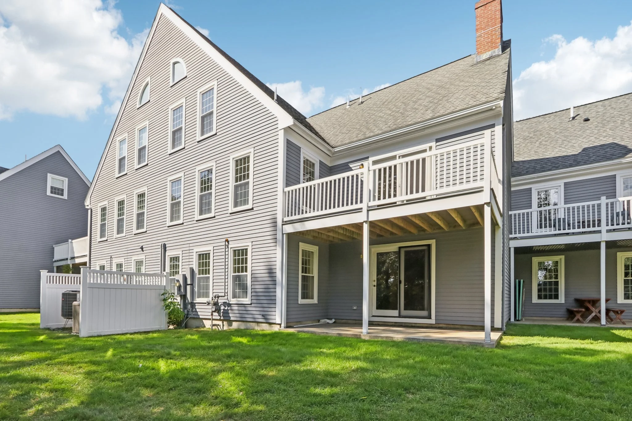 43-web-or-mls-Mitchell Grant Way-S0810-043.jpg