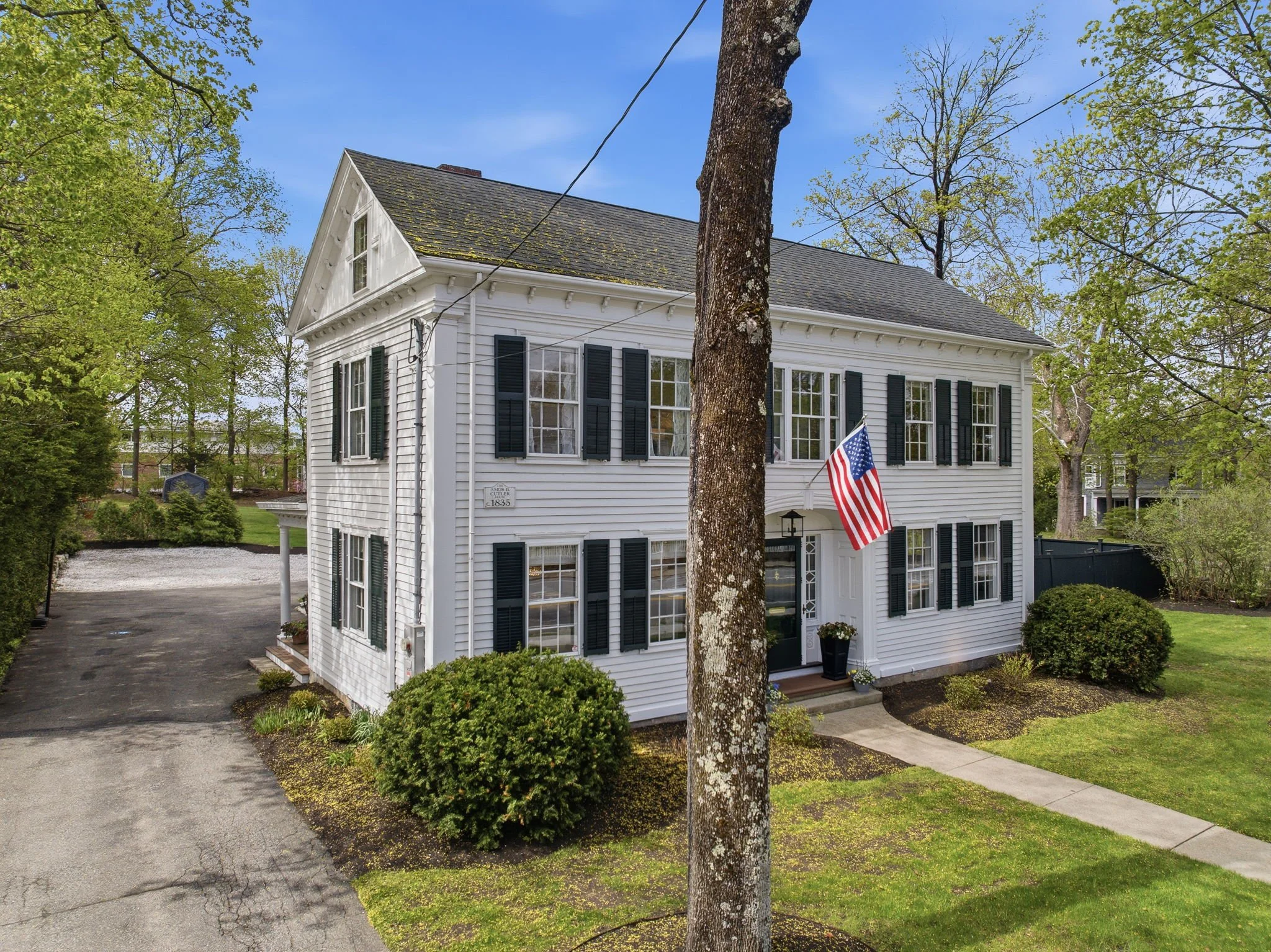 3-web-or-mls-5GreatRoadBedfordMA-03.jpg
