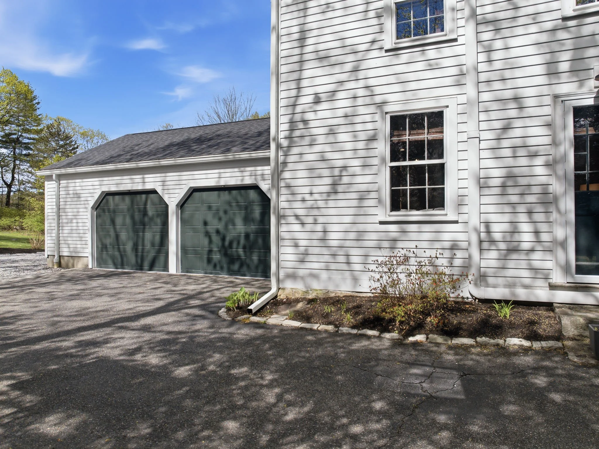 10-web-or-mls-5GreatRoadBedfordMA-10.jpg