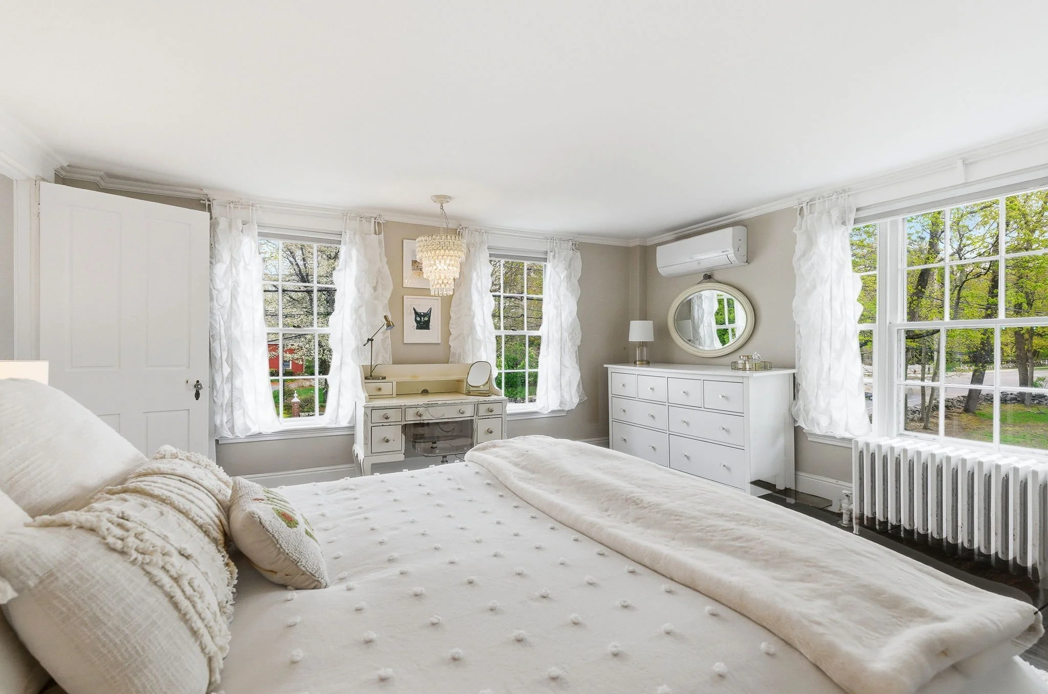 48-web-or-mls-5GreatRoadBedfordMA-48.jpg