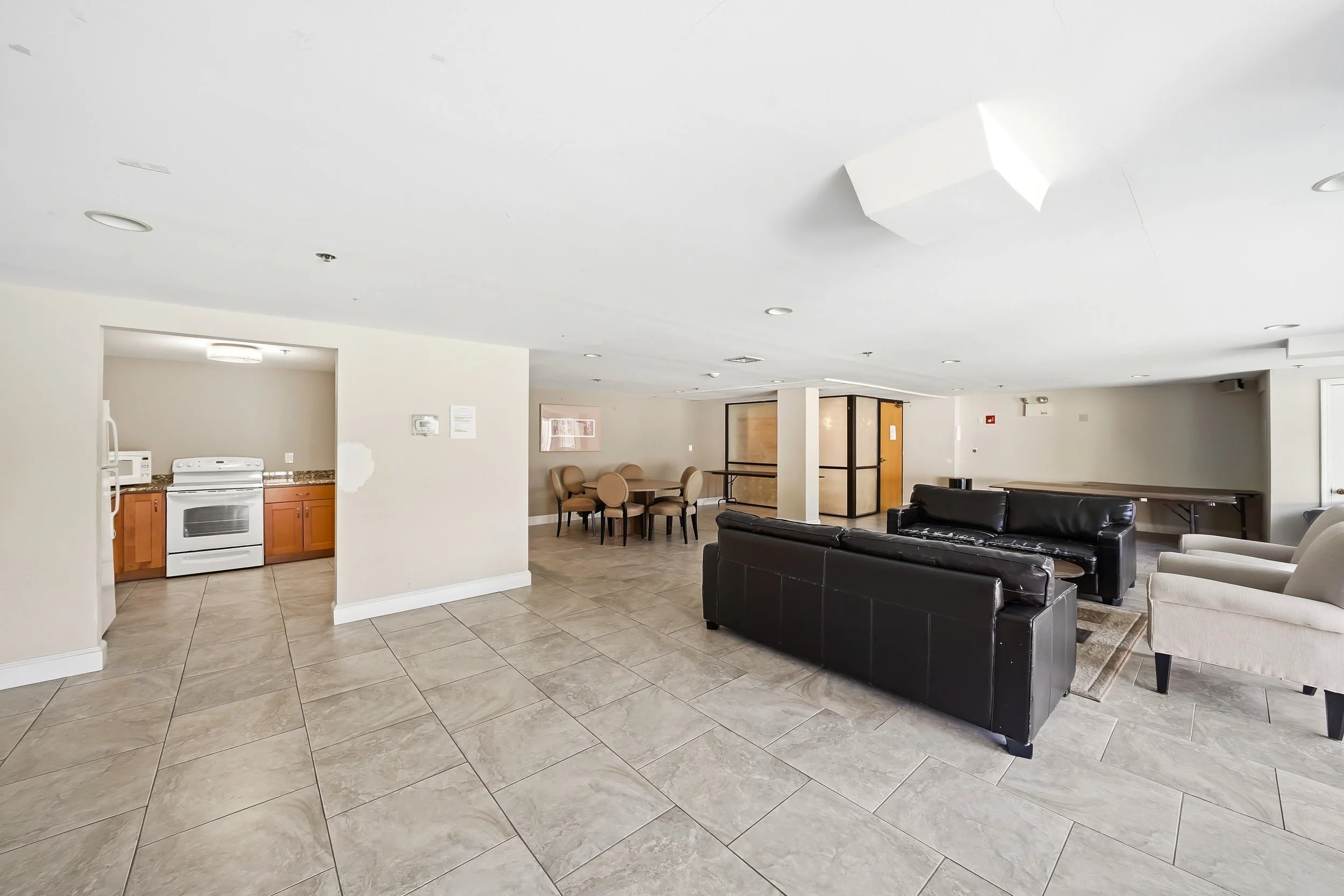 Community Room_Kitchen.jpg