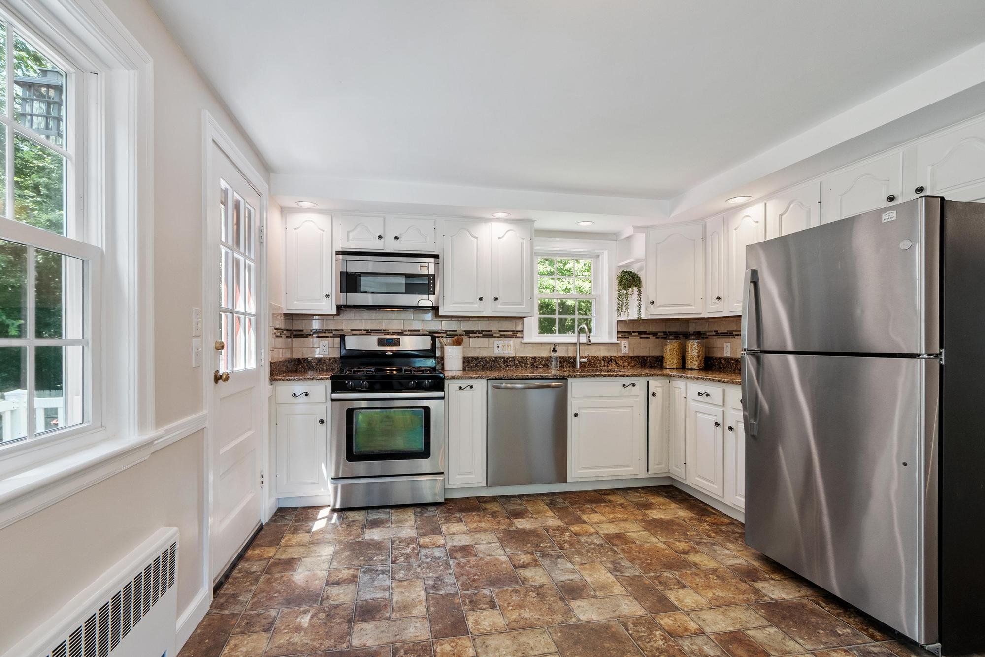7 Curve Street Bedford Massachusetts Job 39971 0039.jpg