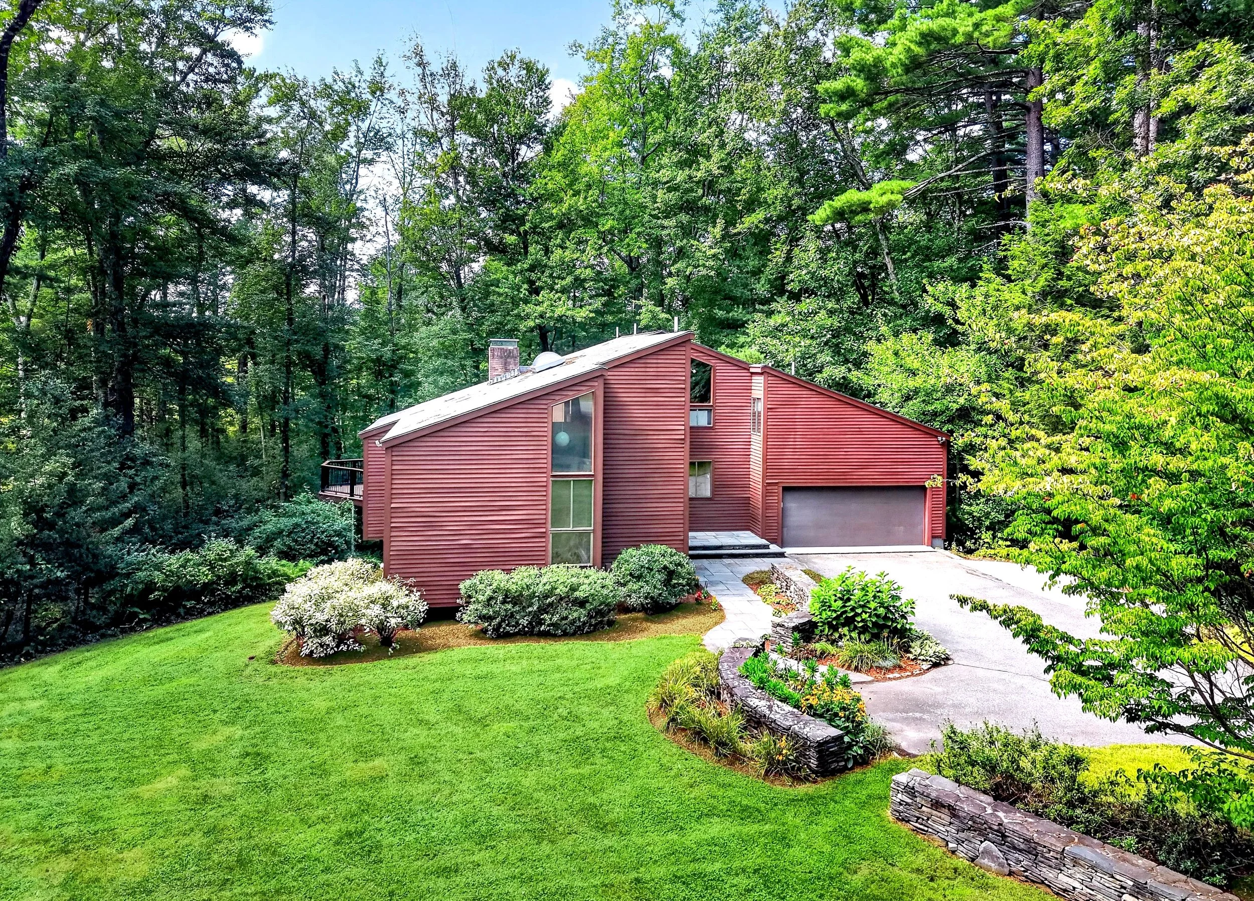 26 Old Stagecoach Road | Bedford