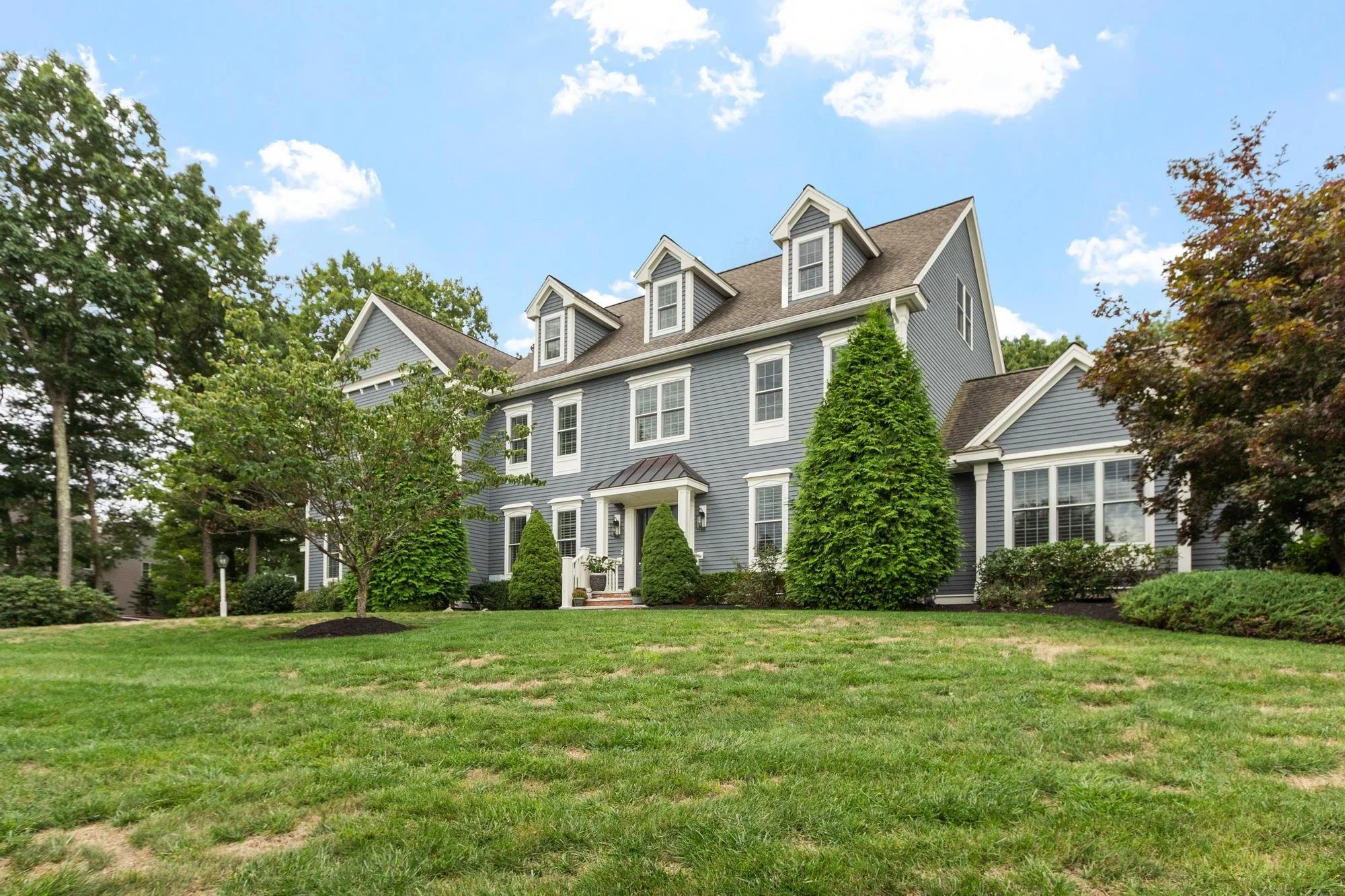 48 Robinson Dr | Bedford,&nbsp;MA&nbsp;01730