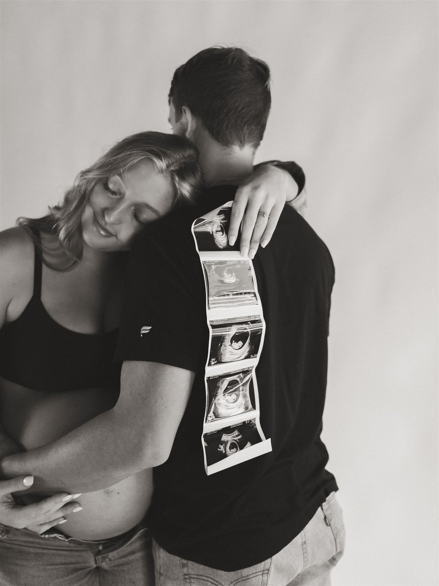 Big fan of studio maternity sessions @emberandeast 🥹🫶🏽